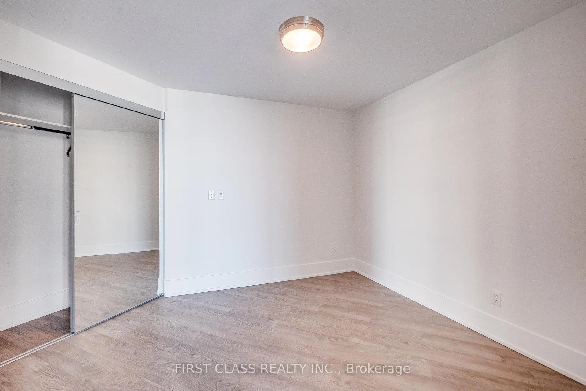 Photo 19 of Unit 720, 1 Edge Water Drive, Barrie, Innishore — HOMEH