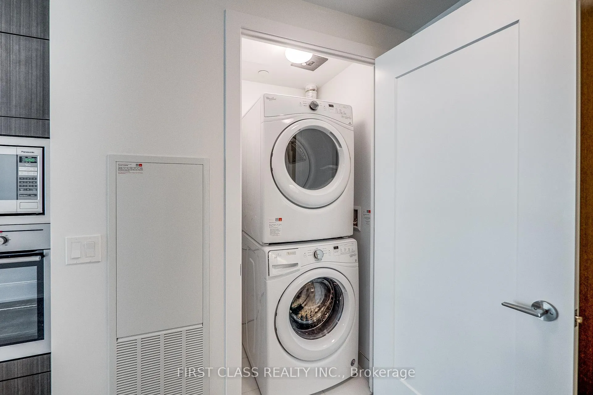 Photo 23 of Unit 720, 1 Edge Water Drive, Barrie, Innishore — HOMEH
