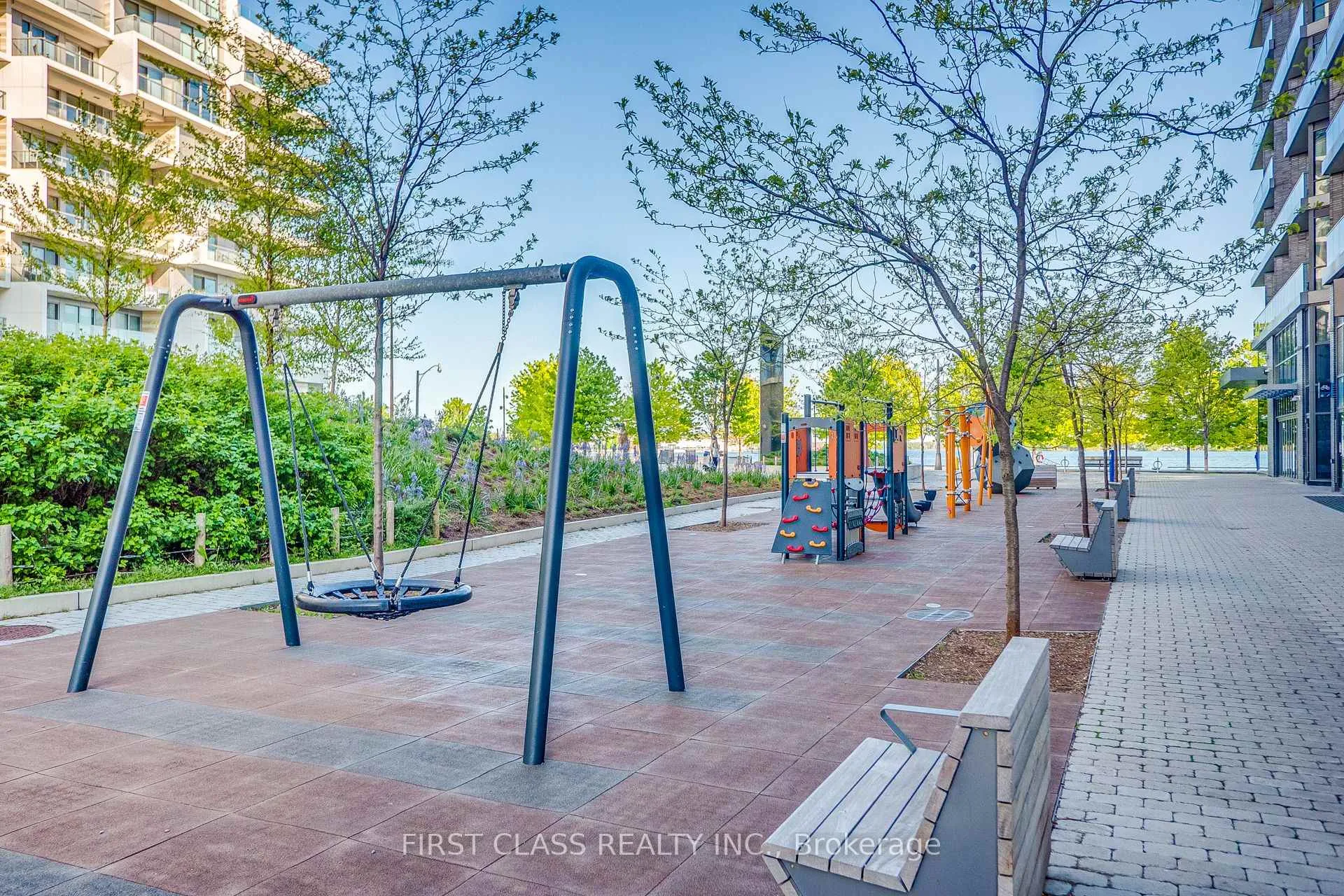 Photo 32 of Unit 720, 1 Edge Water Drive, Barrie, Innishore — HOMEH