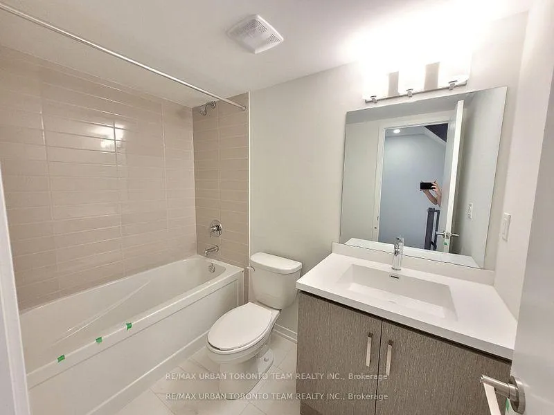 Photo 11 of Unit TH159, 151 Honeycrisp Crescent, Vaughan, Vaughan Corporate Centre — HOMEH