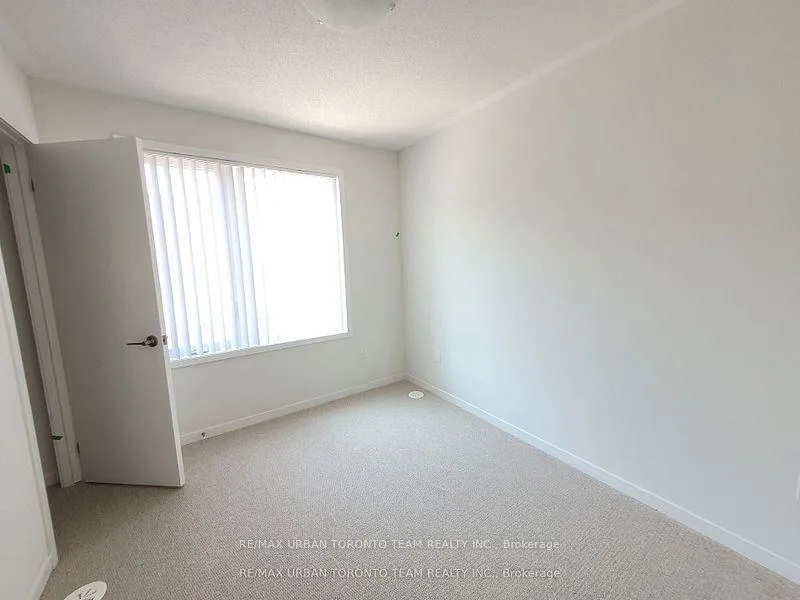 Photo 13 of Unit TH159, 151 Honeycrisp Crescent, Vaughan, Vaughan Corporate Centre — HOMEH