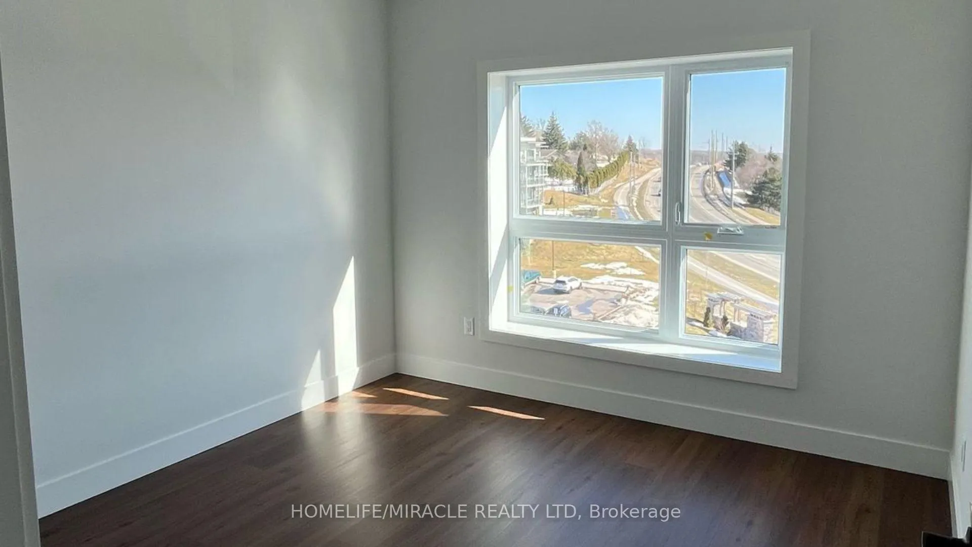 Photo 4 of Unit 615, 1000 Lackner Place, Kitchener — HOMEH