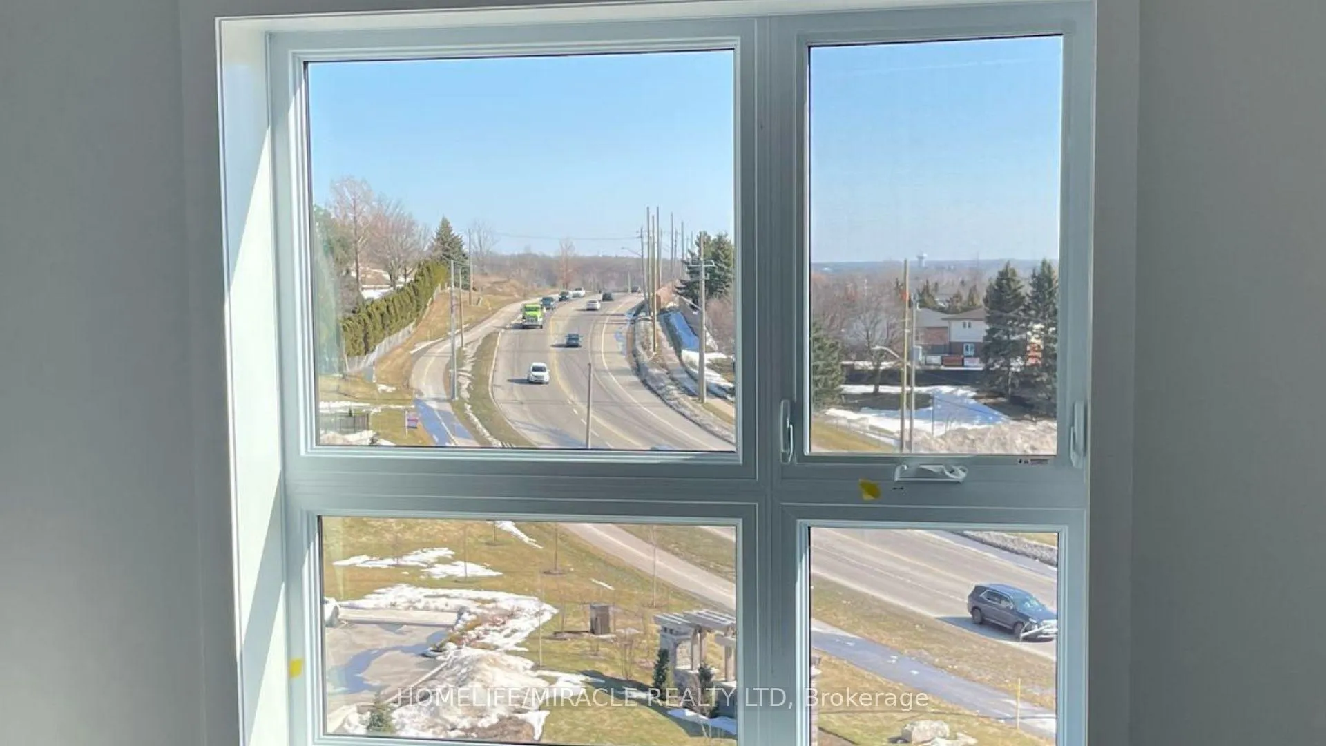 Photo 5 of Unit 615, 1000 Lackner Place, Kitchener — HOMEH