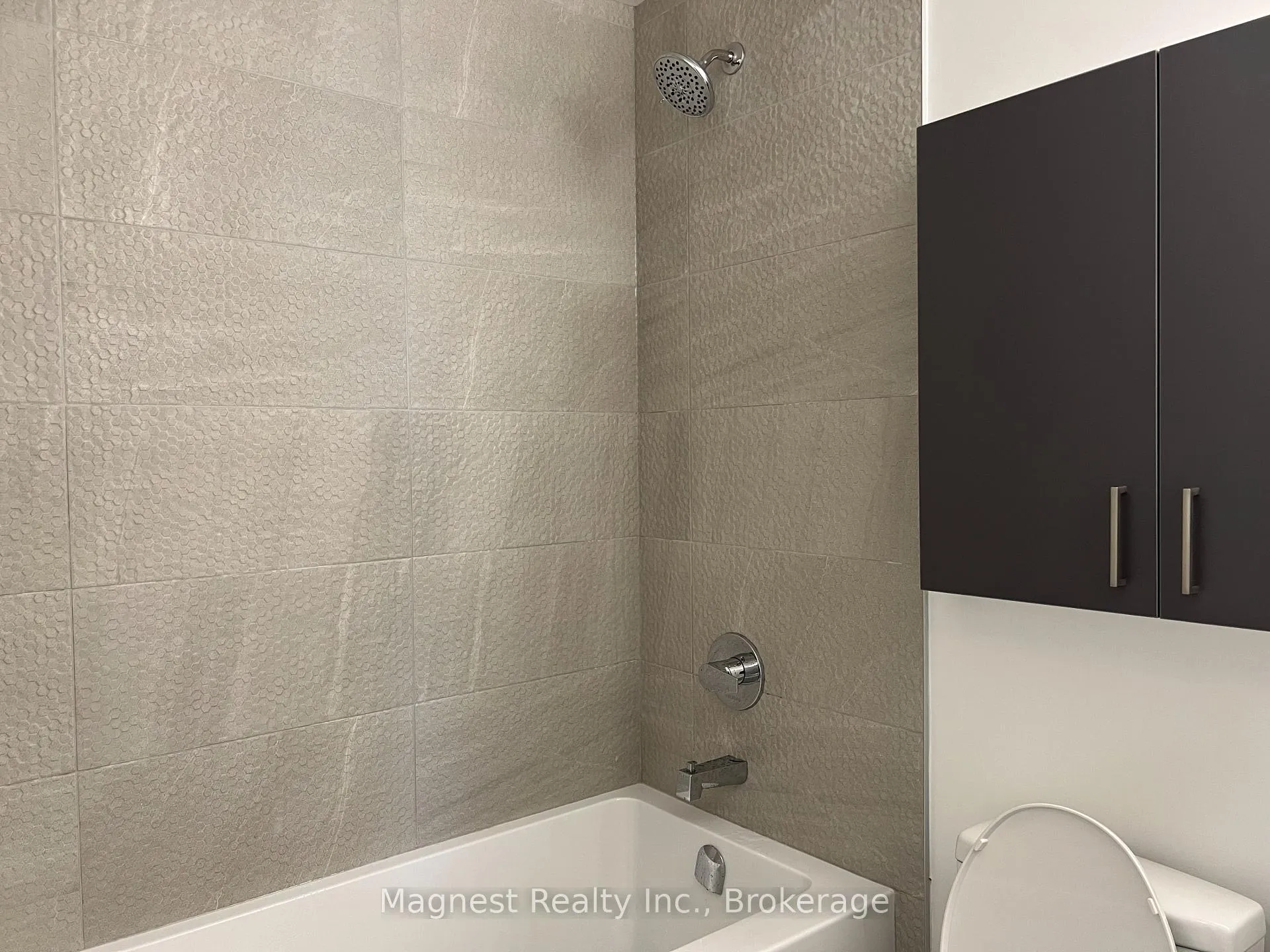 Photo 7 of Unit B1401, 50 Upper Mall Way, Vaughan, Brownridge — HOMEH