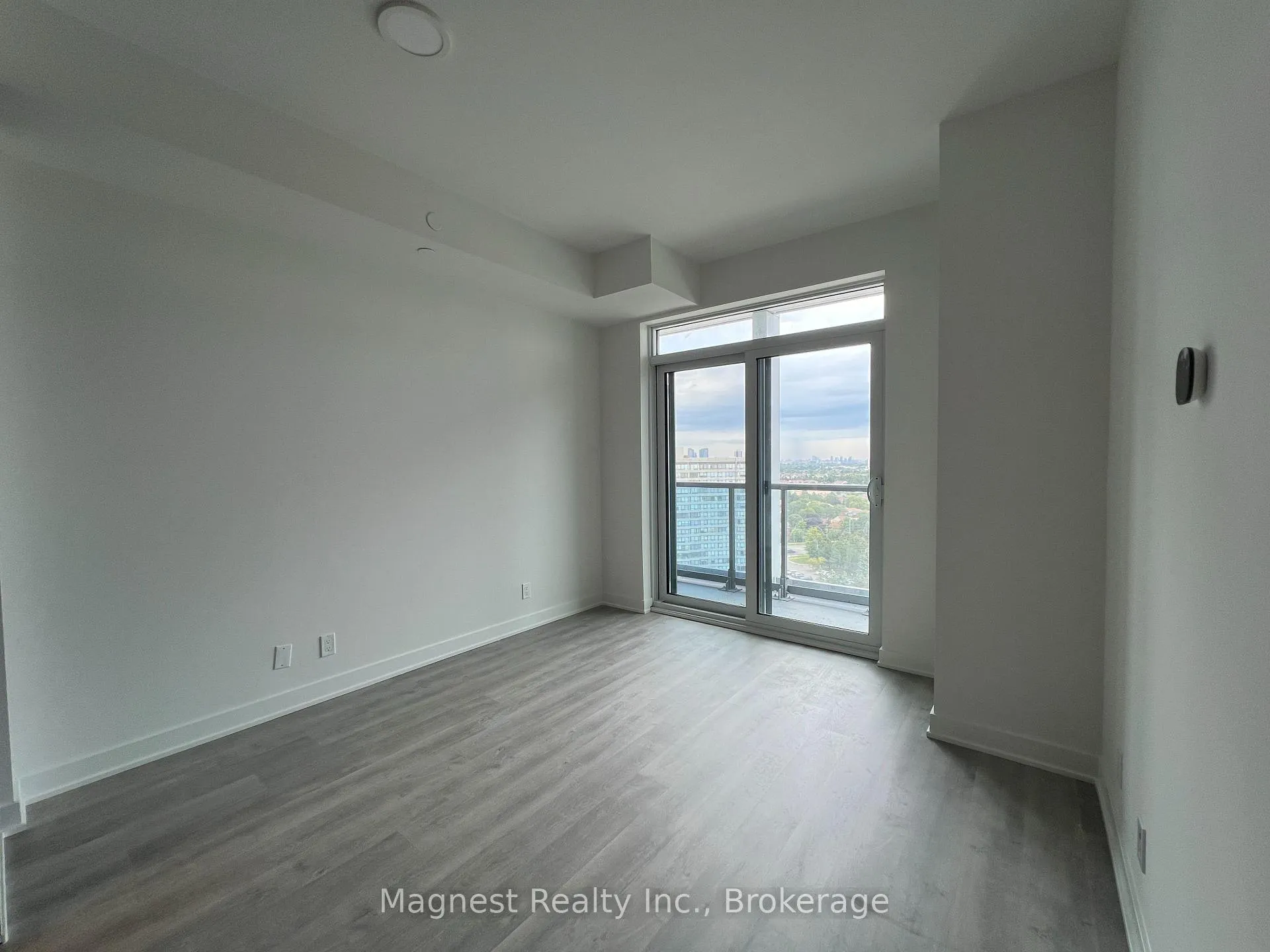 Photo 12 of Unit B1401, 50 Upper Mall Way, Vaughan, Brownridge — HOMEH