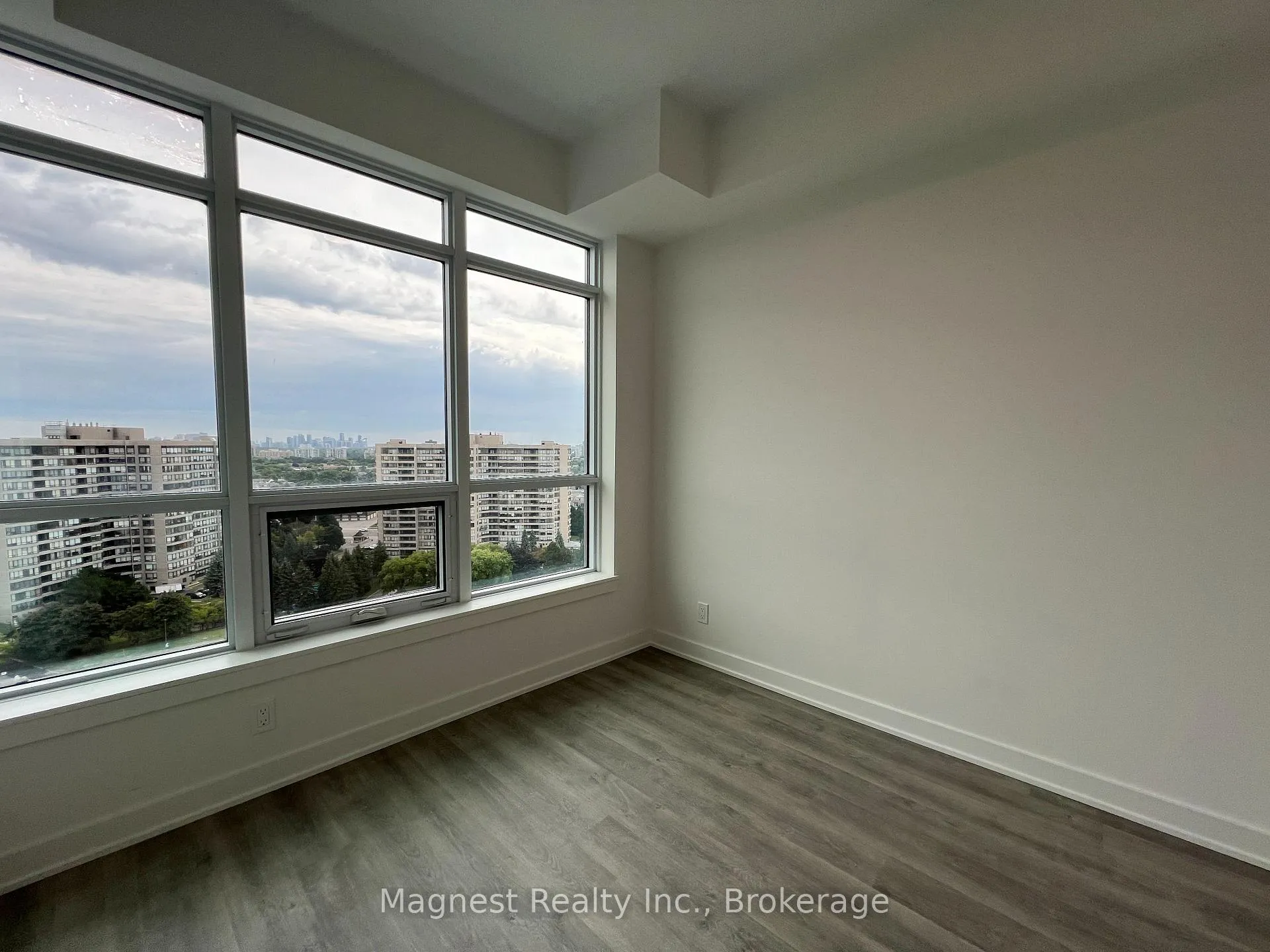 Photo 19 of Unit B1401, 50 Upper Mall Way, Vaughan, Brownridge — HOMEH