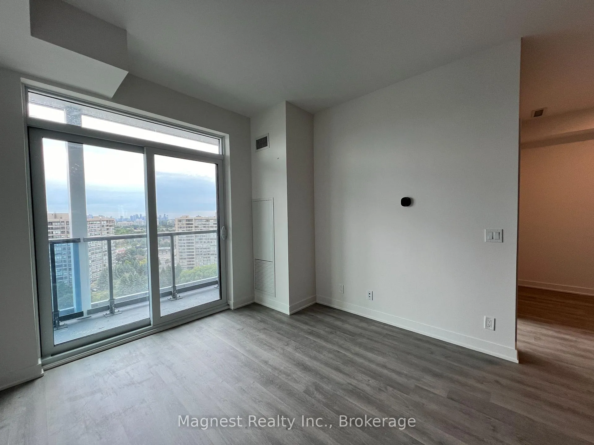 Photo 21 of Unit B1401, 50 Upper Mall Way, Vaughan, Brownridge — HOMEH
