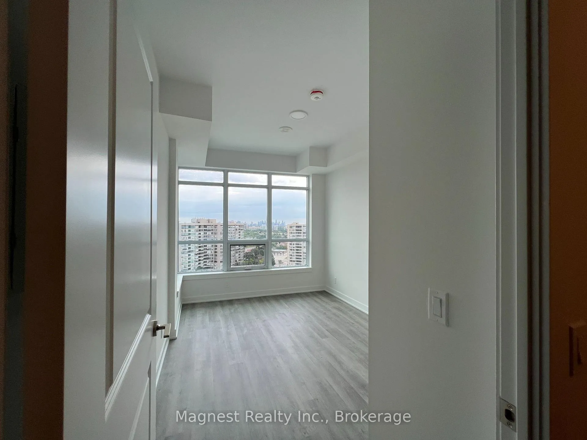 Photo 22 of Unit B1401, 50 Upper Mall Way, Vaughan, Brownridge — HOMEH