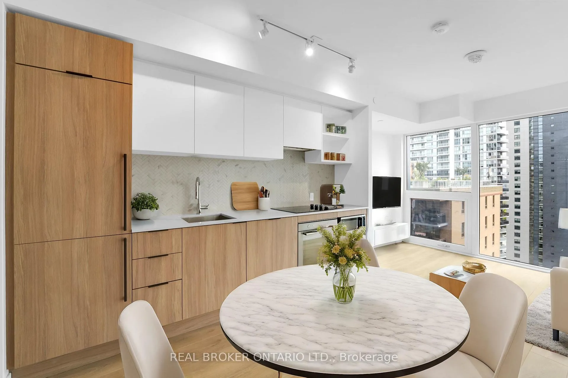 Photo 10 of Unit 1802, 82 Dalhousie Street, Toronto, Church-Yonge Corridor — HOMEH