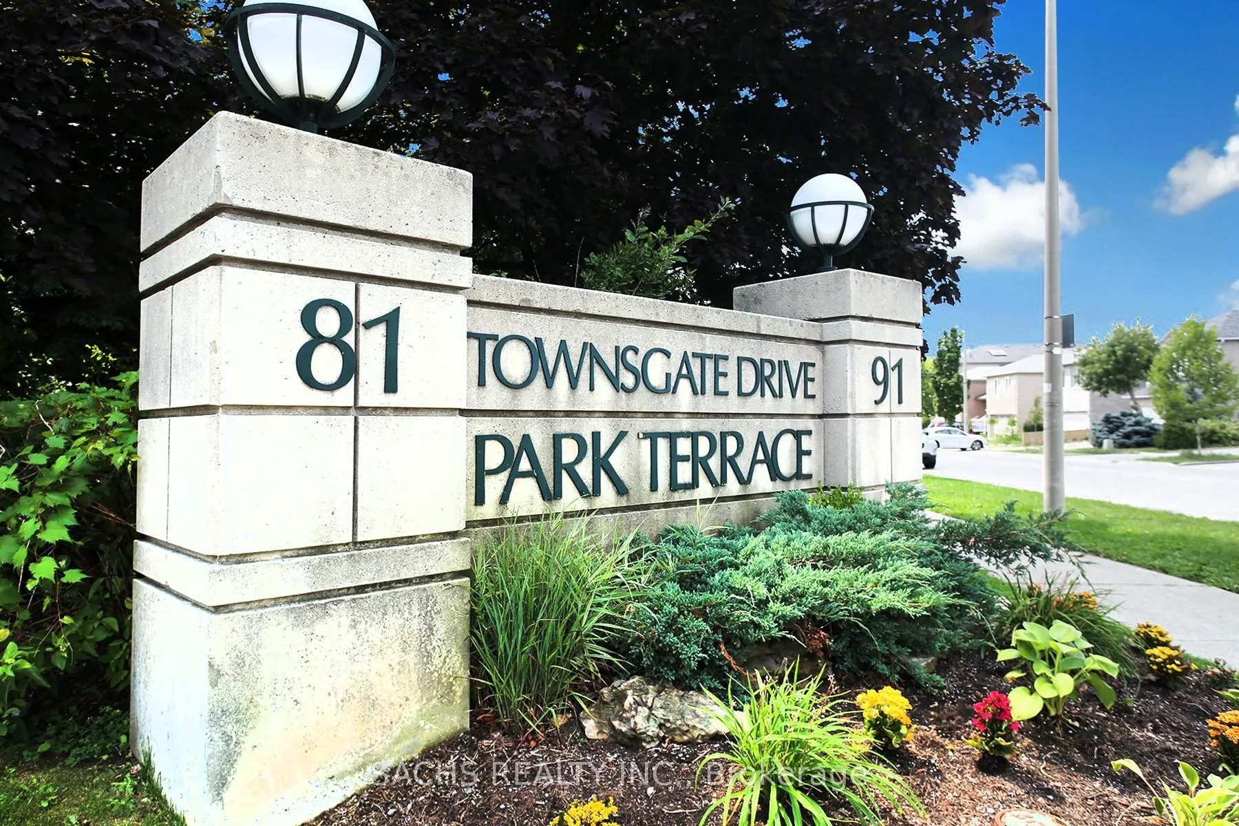 Photo 1 of Unit 303, 81 Townsgate Drive, Vaughan, Crestwood-Springfarm-Yorkhill — HOMEH