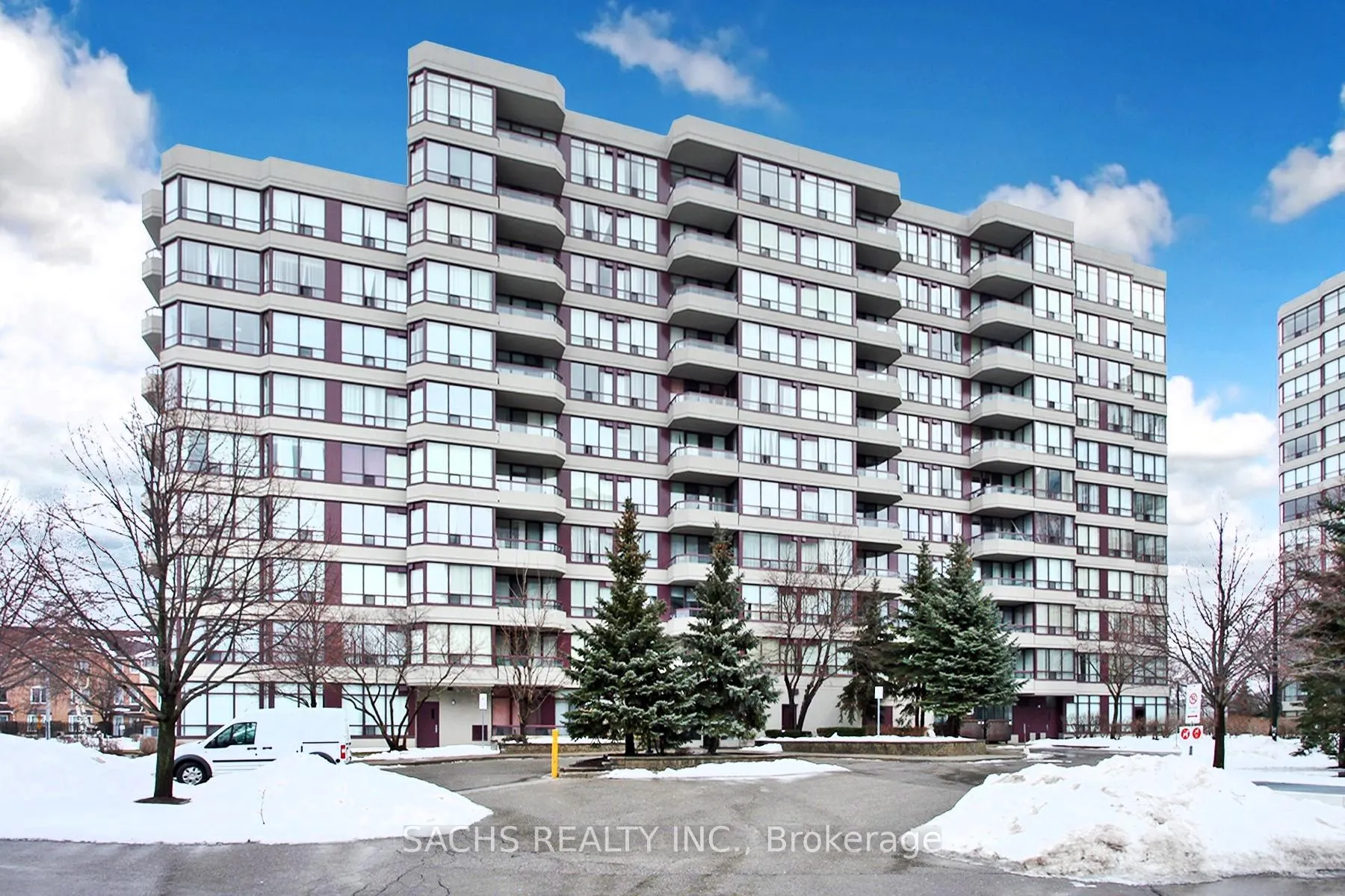 Photo 3 of Unit 303, 81 Townsgate Drive, Vaughan, Crestwood-Springfarm-Yorkhill — HOMEH