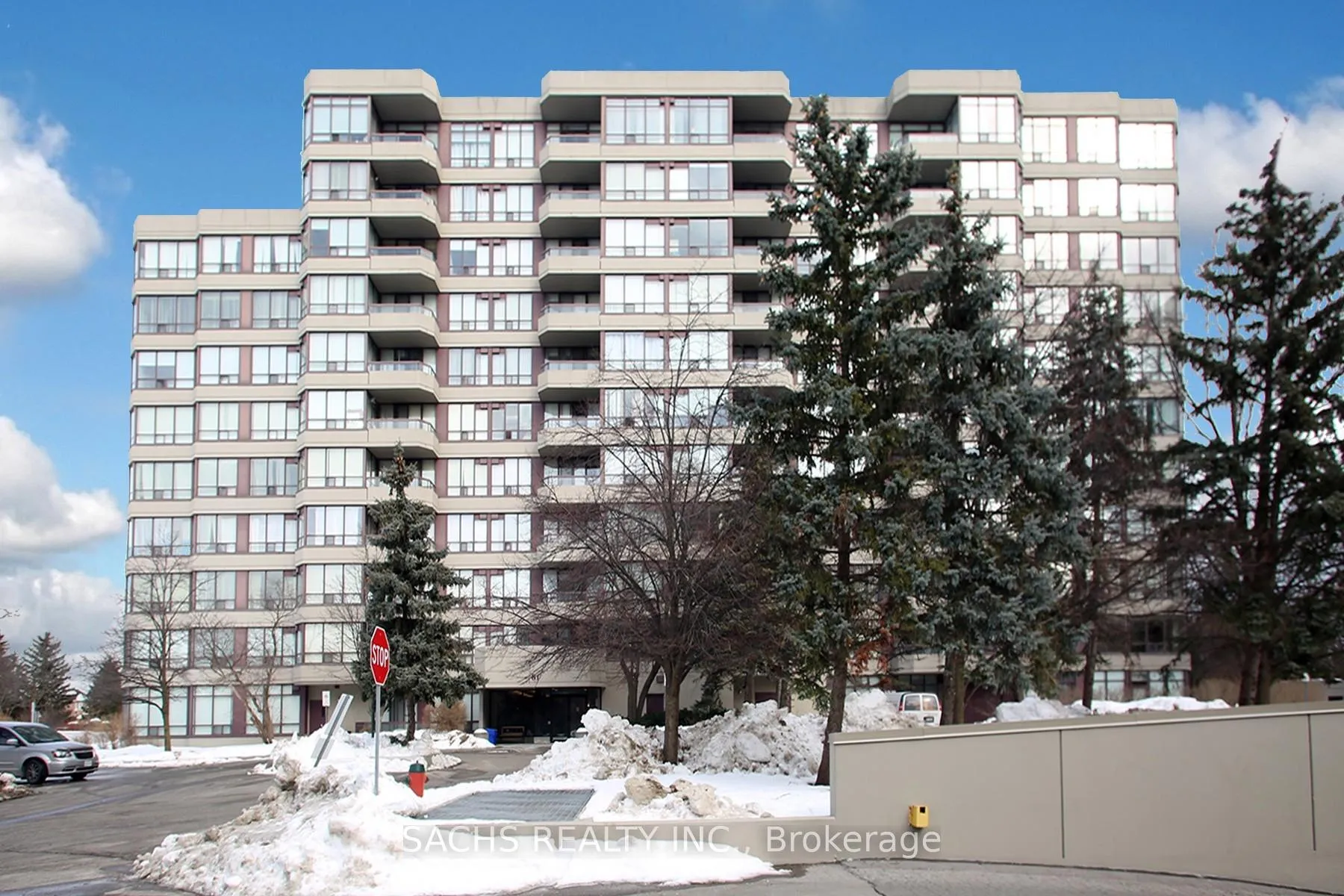 Photo 4 of Unit 303, 81 Townsgate Drive, Vaughan, Crestwood-Springfarm-Yorkhill — HOMEH
