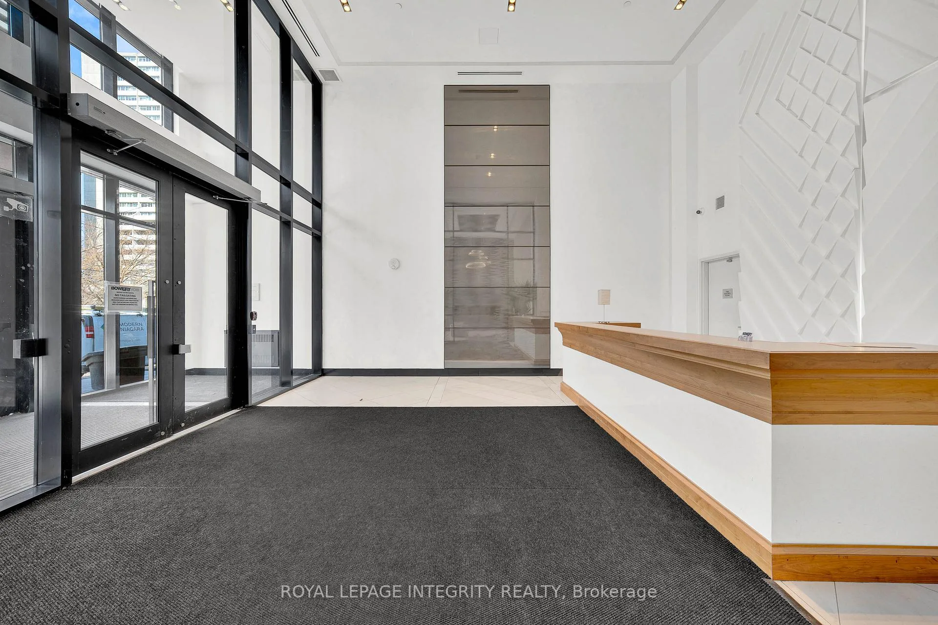 Photo 5 of Unit #604, 255 Bay Street, Ottawa, Ottawa Centre — HOMEH