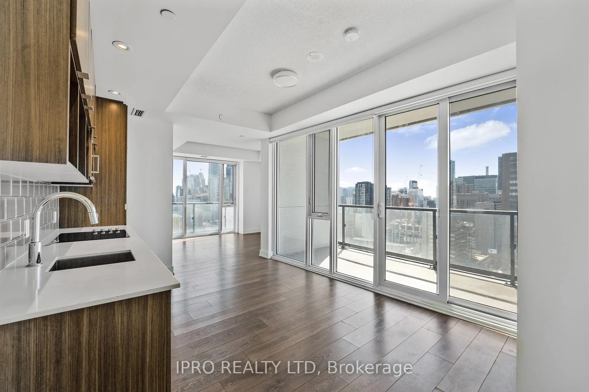 Photo 5 of Unit 2411, 89 McGill Street, Toronto, Church-Yonge Corridor — HOMEH