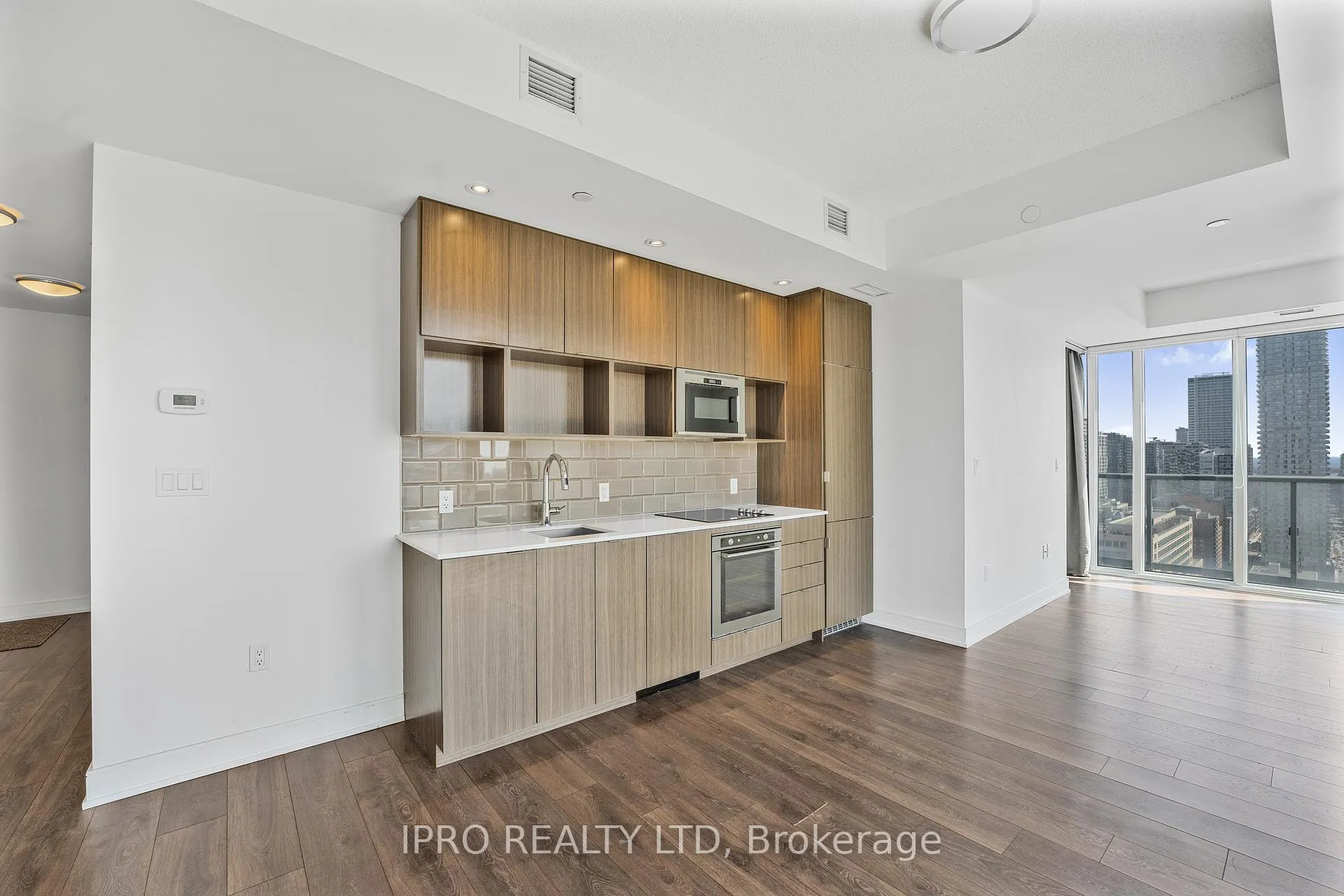 Photo 6 of Unit 2411, 89 McGill Street, Toronto, Church-Yonge Corridor — HOMEH