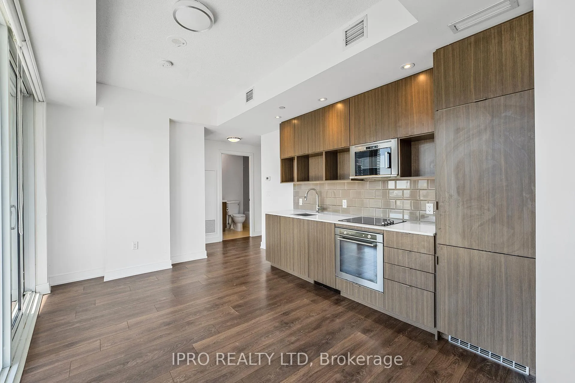Photo 8 of Unit 2411, 89 McGill Street, Toronto, Church-Yonge Corridor — HOMEH