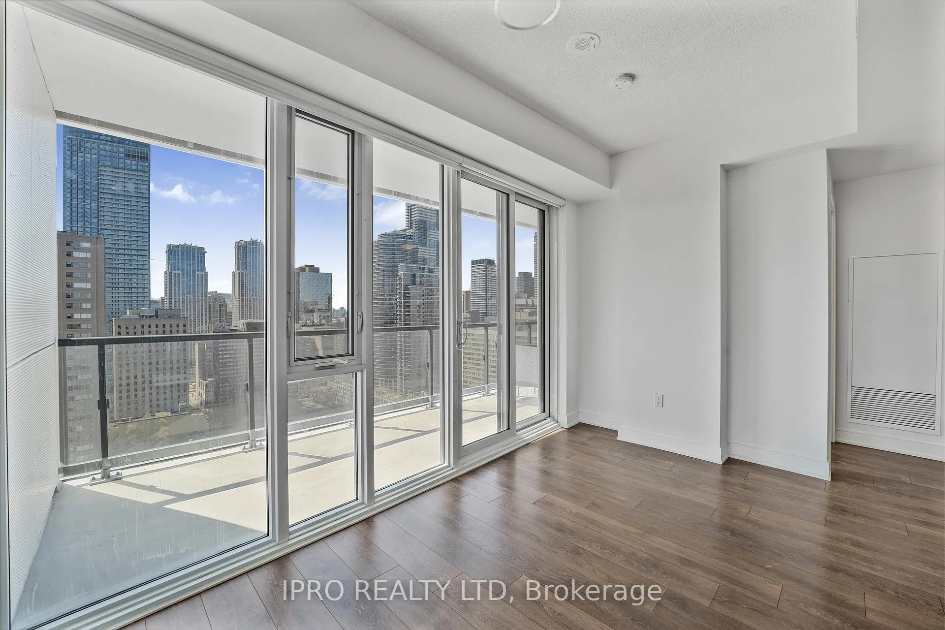 Photo 9 of Unit 2411, 89 McGill Street, Toronto, Church-Yonge Corridor — HOMEH