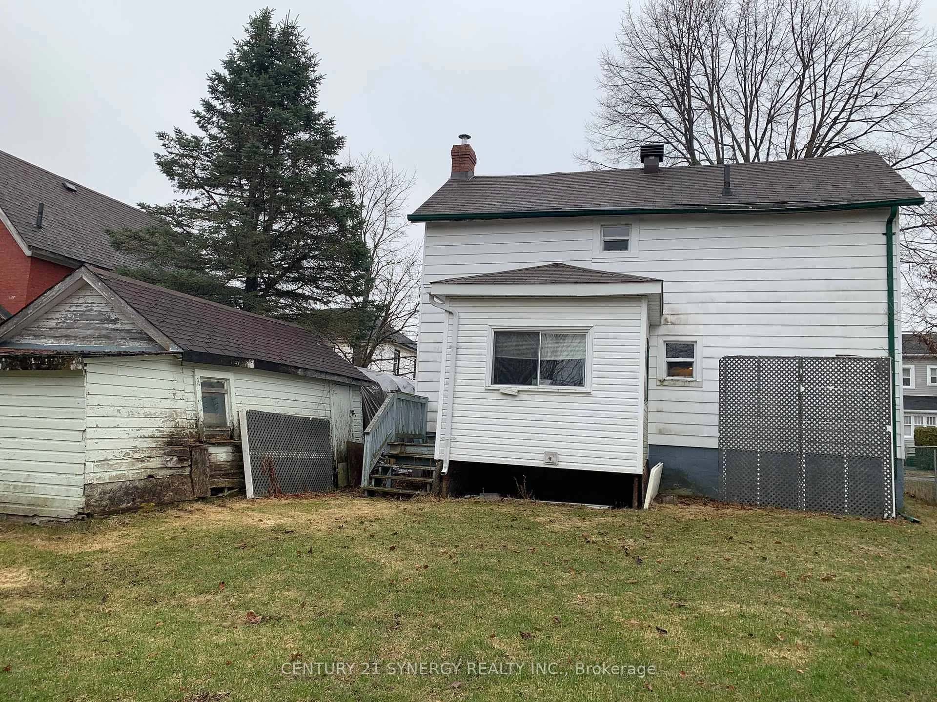 Photo 2 of 26 Robina Avenue, Smiths Falls — HOMEH