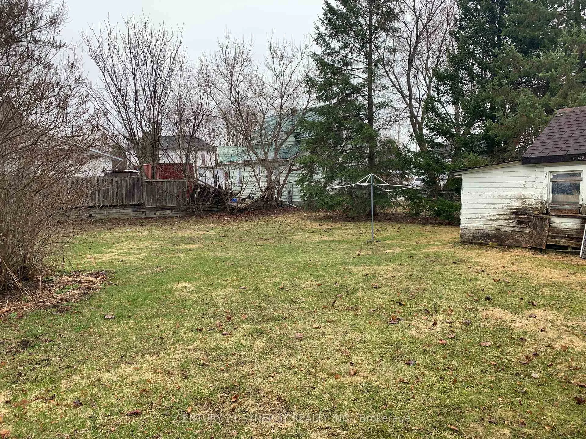 Photo 3 of 26 Robina Avenue, Smiths Falls — HOMEH