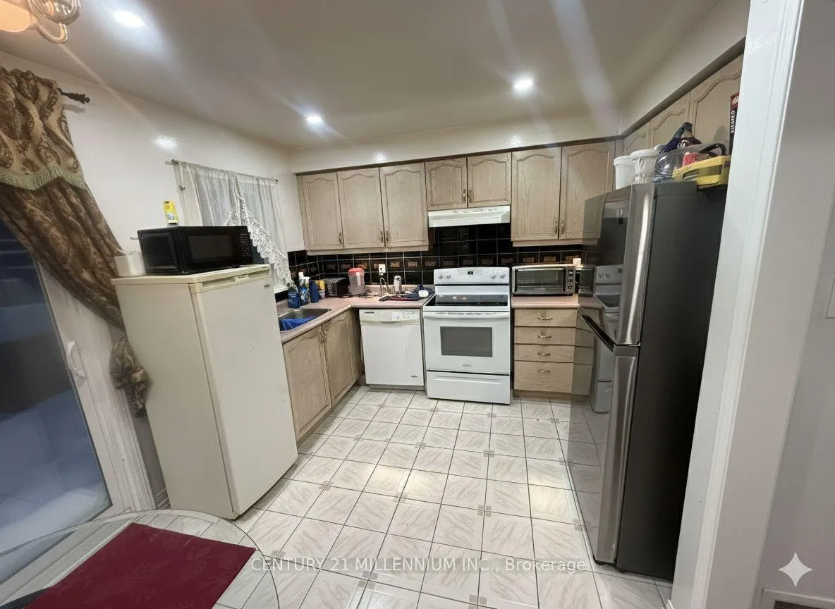 Photo 3 of 145 Clover Bloom Road, Brampton, Sandringham-Wellington — HOMEH