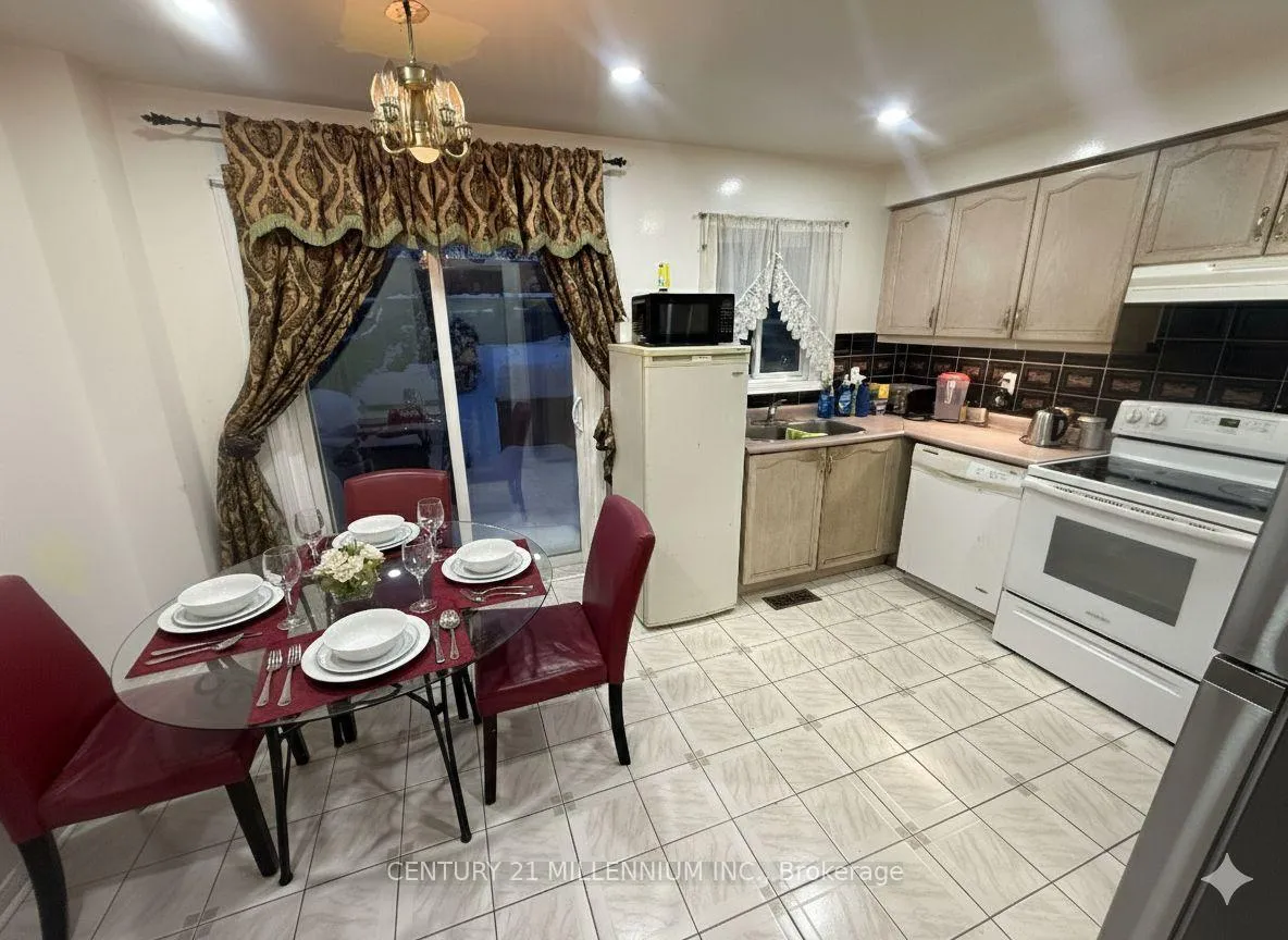 Photo 4 of 145 Clover Bloom Road, Brampton, Sandringham-Wellington — HOMEH