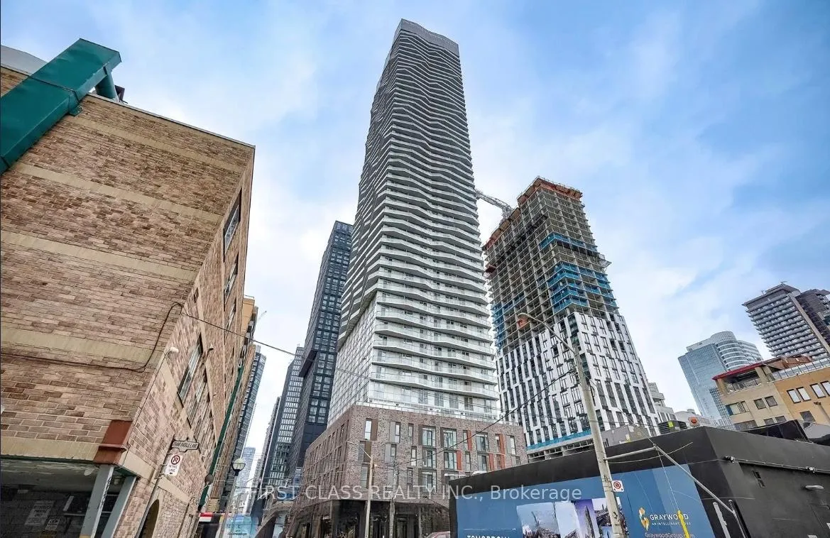 Front of Unit 908, 100 Dalhousie Street