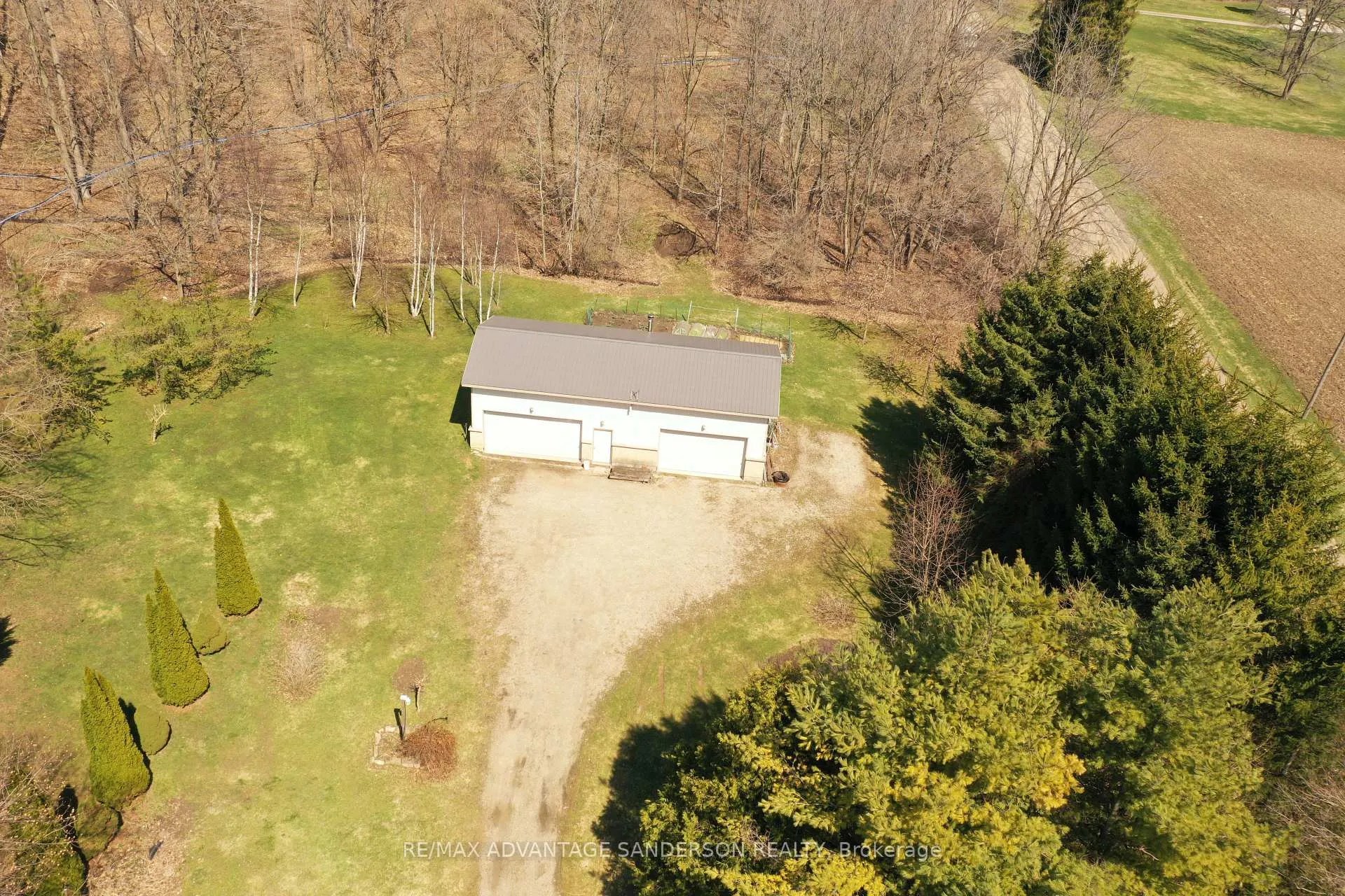Photo 8 of 9584 Melrose Drive, Middlesex Centre, Rural Middlesex Centre — HOMEH