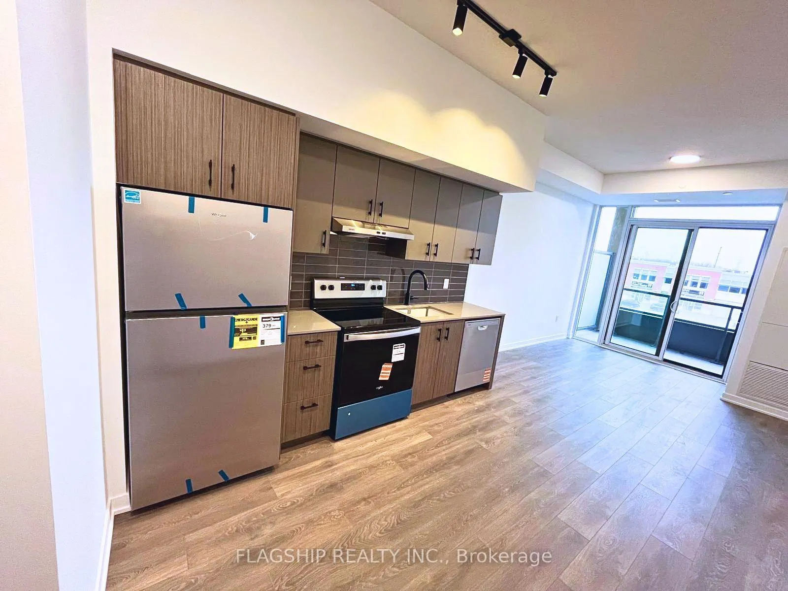 Photo 2 of Unit 329, 4878 Powers Common, Burlington, Alton — HOMEH