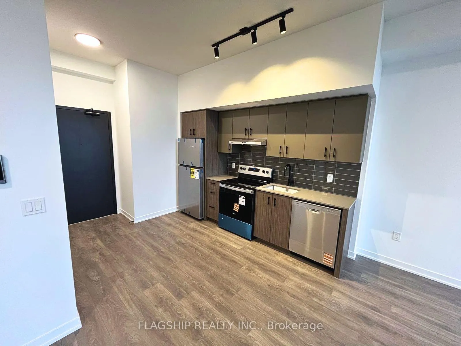 Photo 3 of Unit 329, 4878 Powers Common, Burlington, Alton — HOMEH