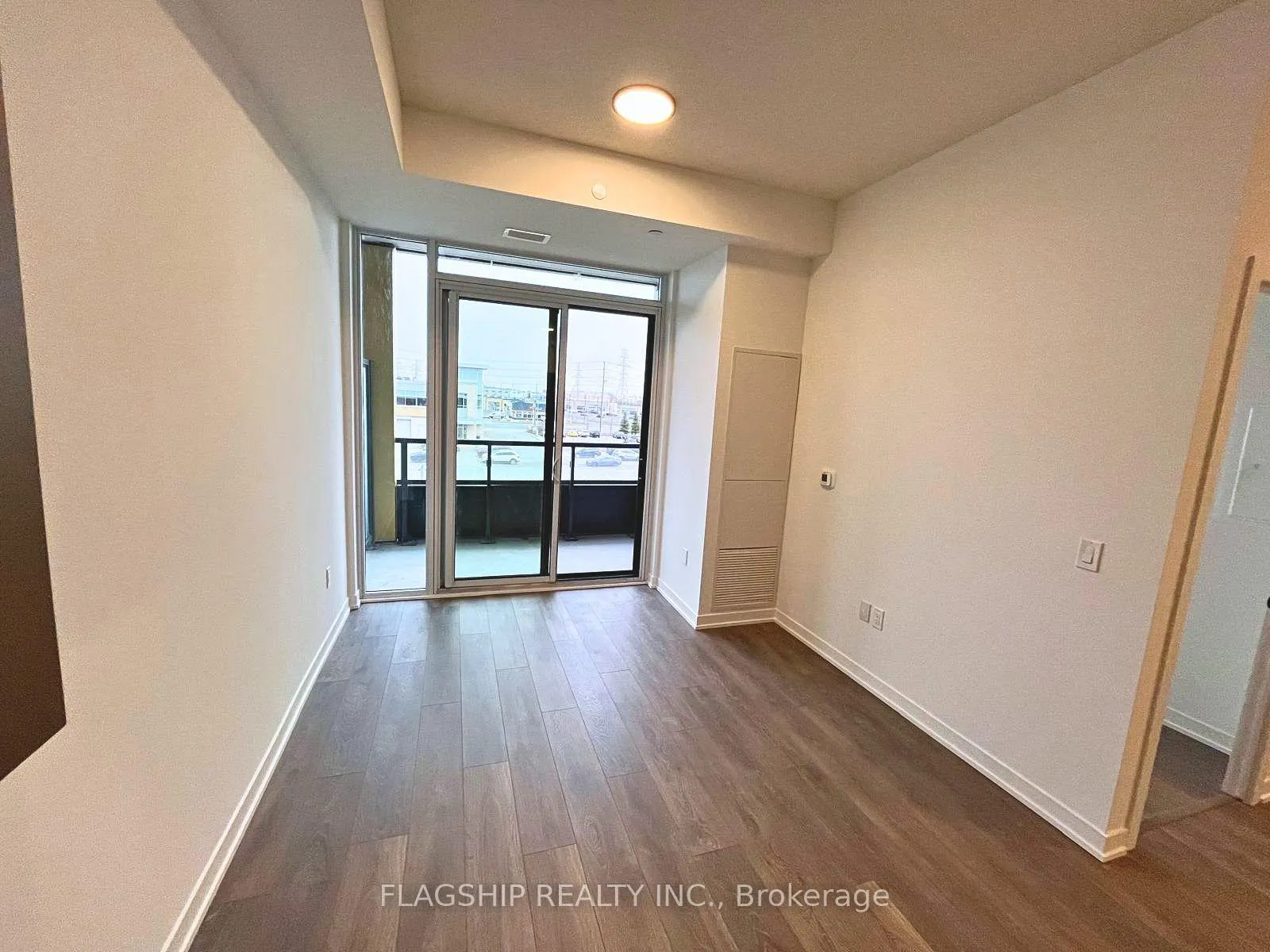 Photo 5 of Unit 329, 4878 Powers Common, Burlington, Alton — HOMEH