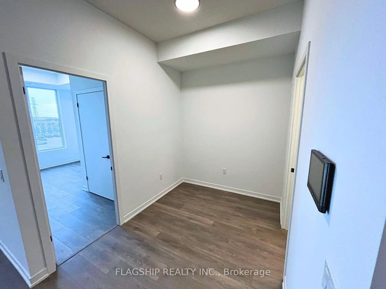 Photo 7 of Unit 329, 4878 Powers Common, Burlington, Alton — HOMEH