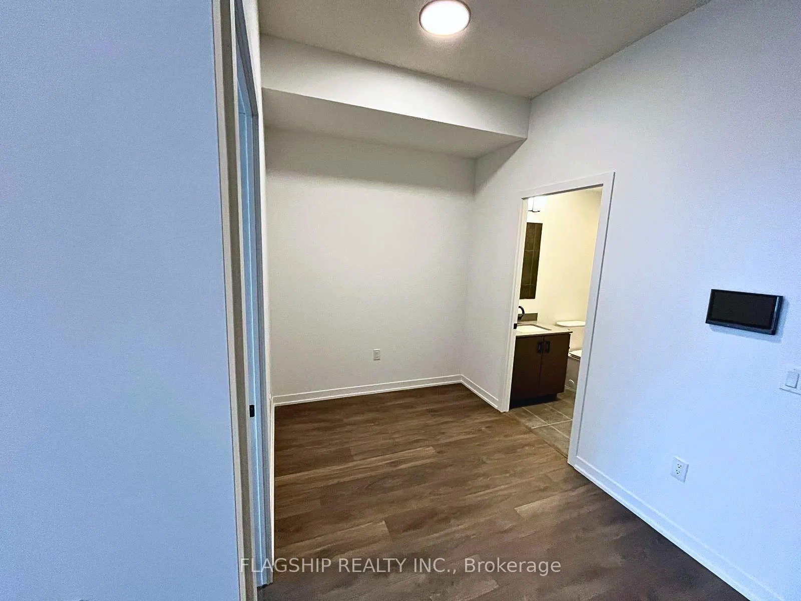 Photo 8 of Unit 329, 4878 Powers Common, Burlington, Alton — HOMEH