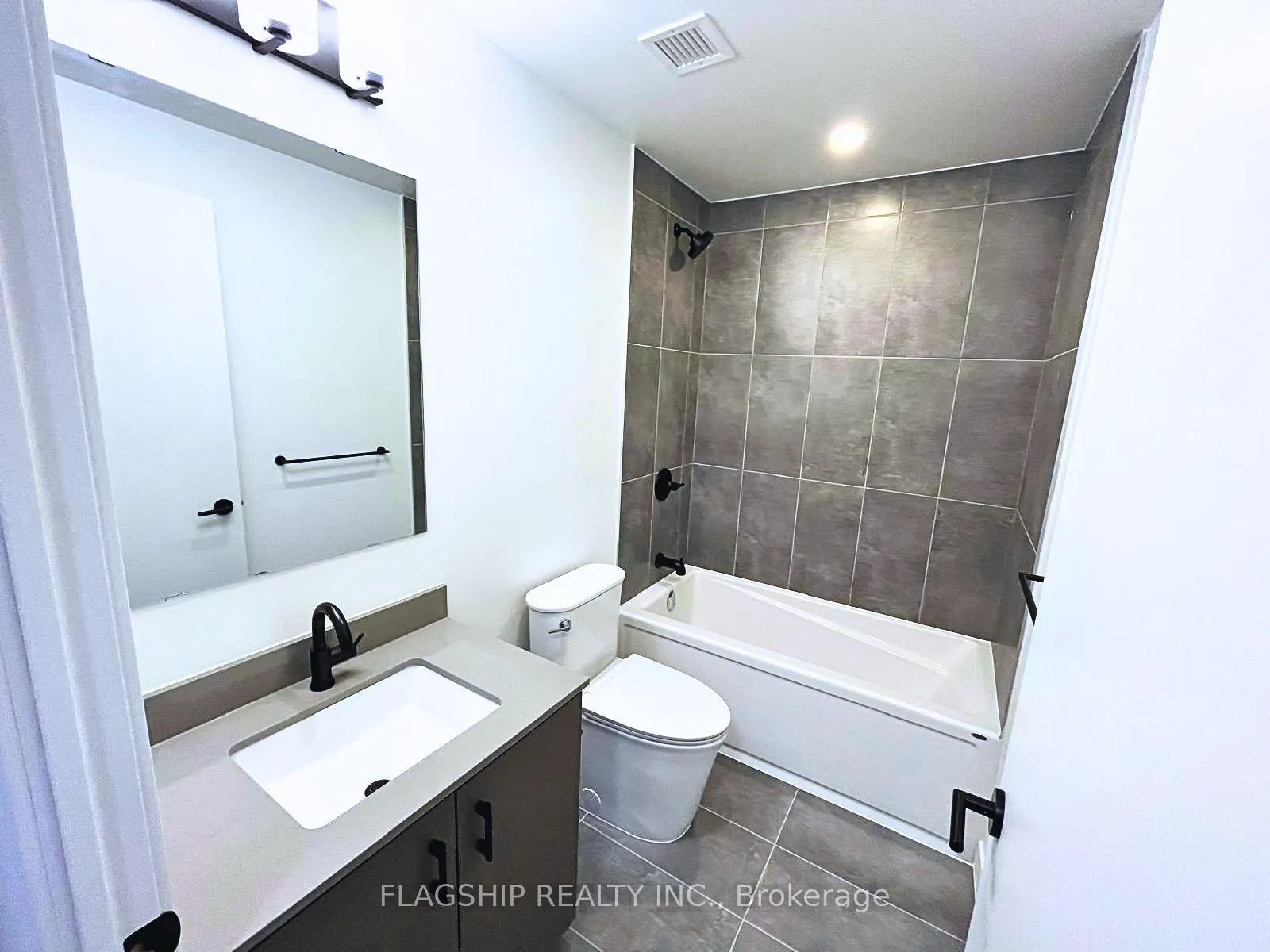 Photo 9 of Unit 329, 4878 Powers Common, Burlington, Alton — HOMEH