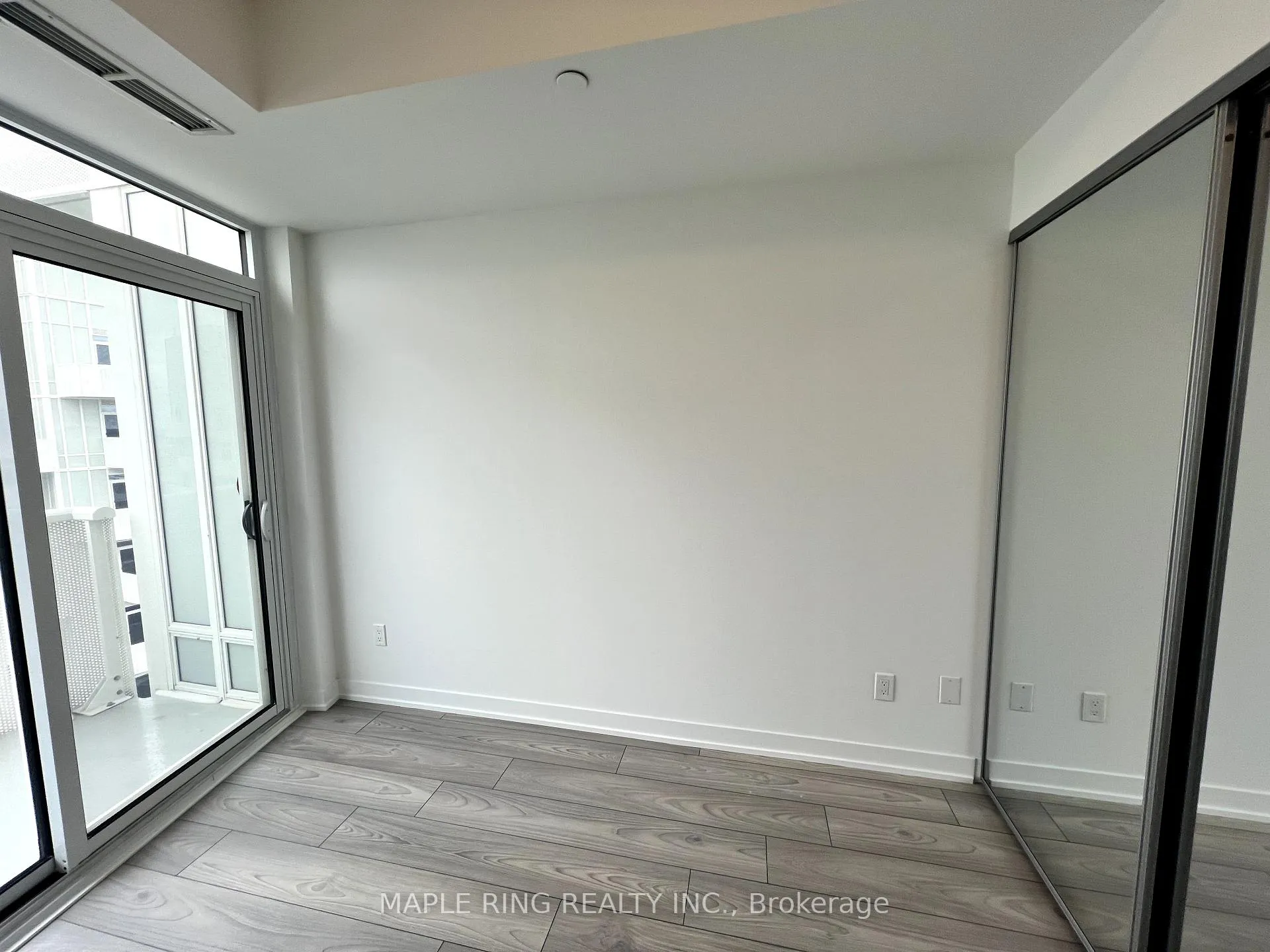 Photo 5 of Unit 2628, 498 Caldari Road, Vaughan, Concord — HOMEH