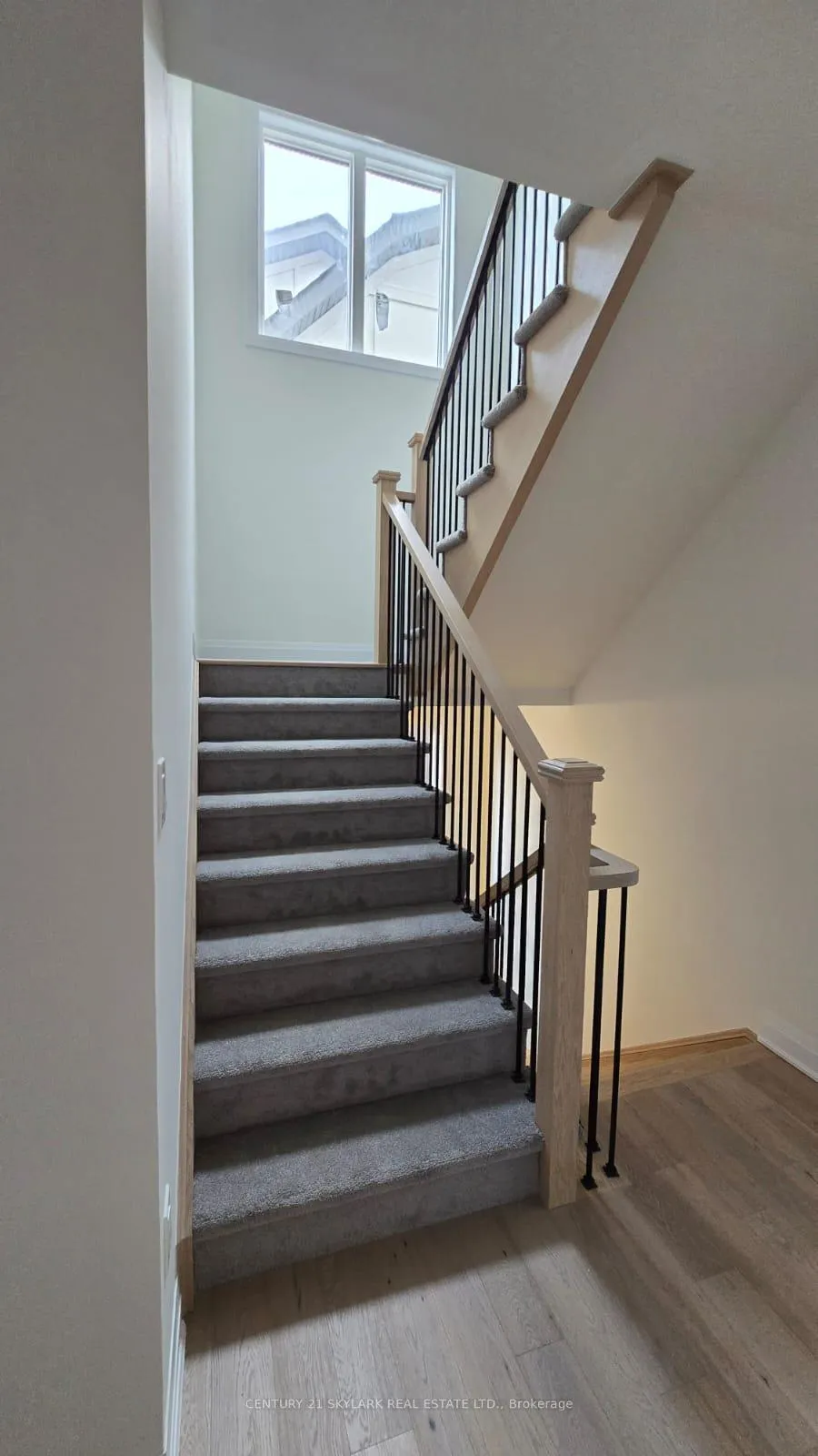 Photo 17 of 16 Kings Hill Drive, Brampton, Northwest Brampton — HOMEH
