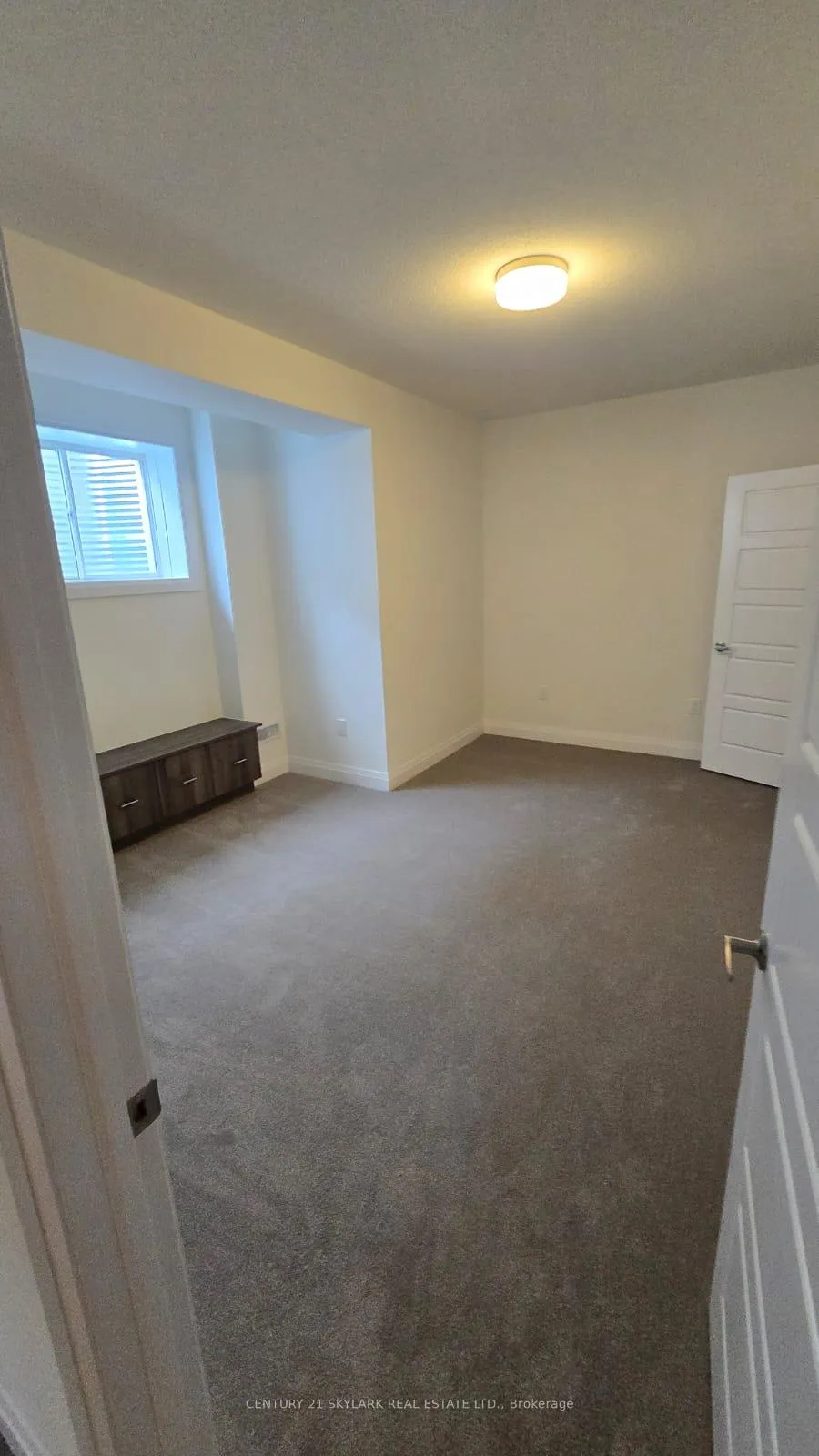 Photo 25 of 16 Kings Hill Drive, Brampton, Northwest Brampton — HOMEH