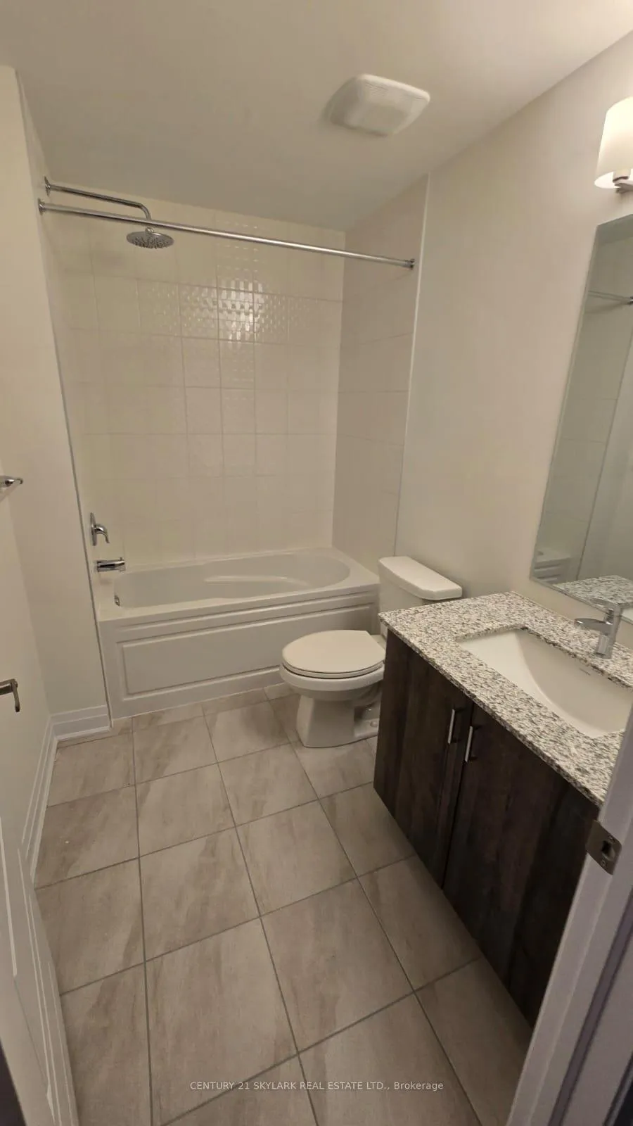 Photo 26 of 16 Kings Hill Drive, Brampton, Northwest Brampton — HOMEH