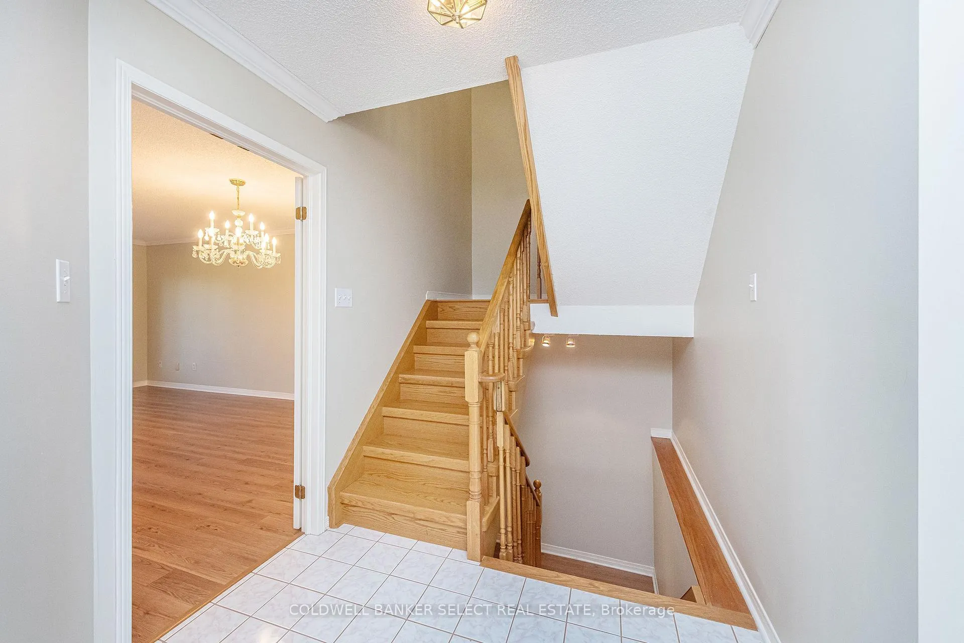 Photo 6 of 160 Green Briar Road, New Tecumseth, Alliston — HOMEH