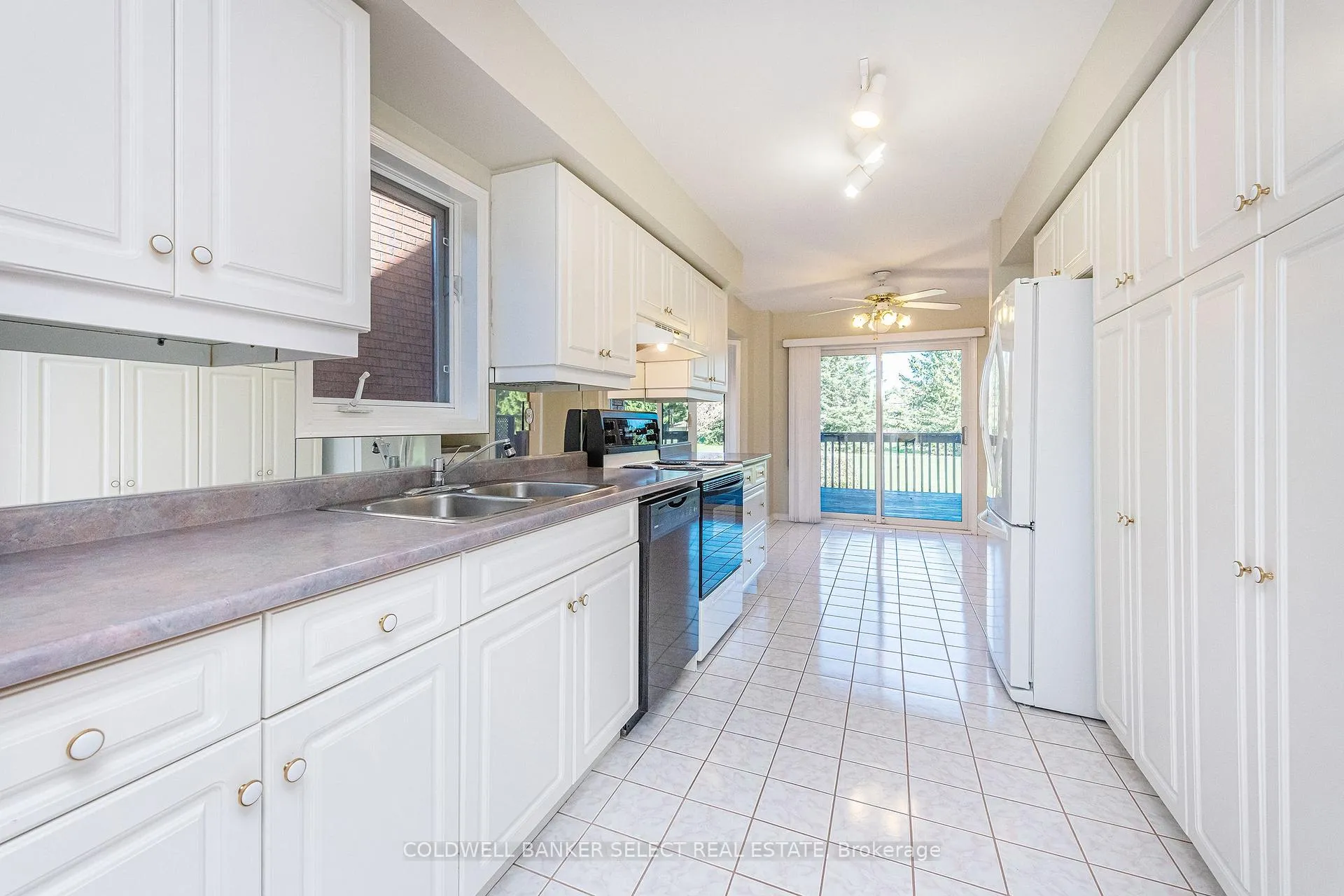 Photo 7 of 160 Green Briar Road, New Tecumseth, Alliston — HOMEH
