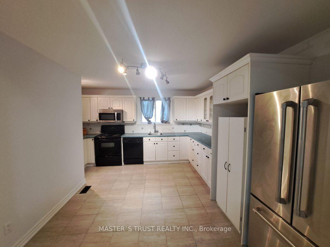 Photo 5 of Unit 1, 22 Brennan Avenue, Barrie, South Shore — HOMEH