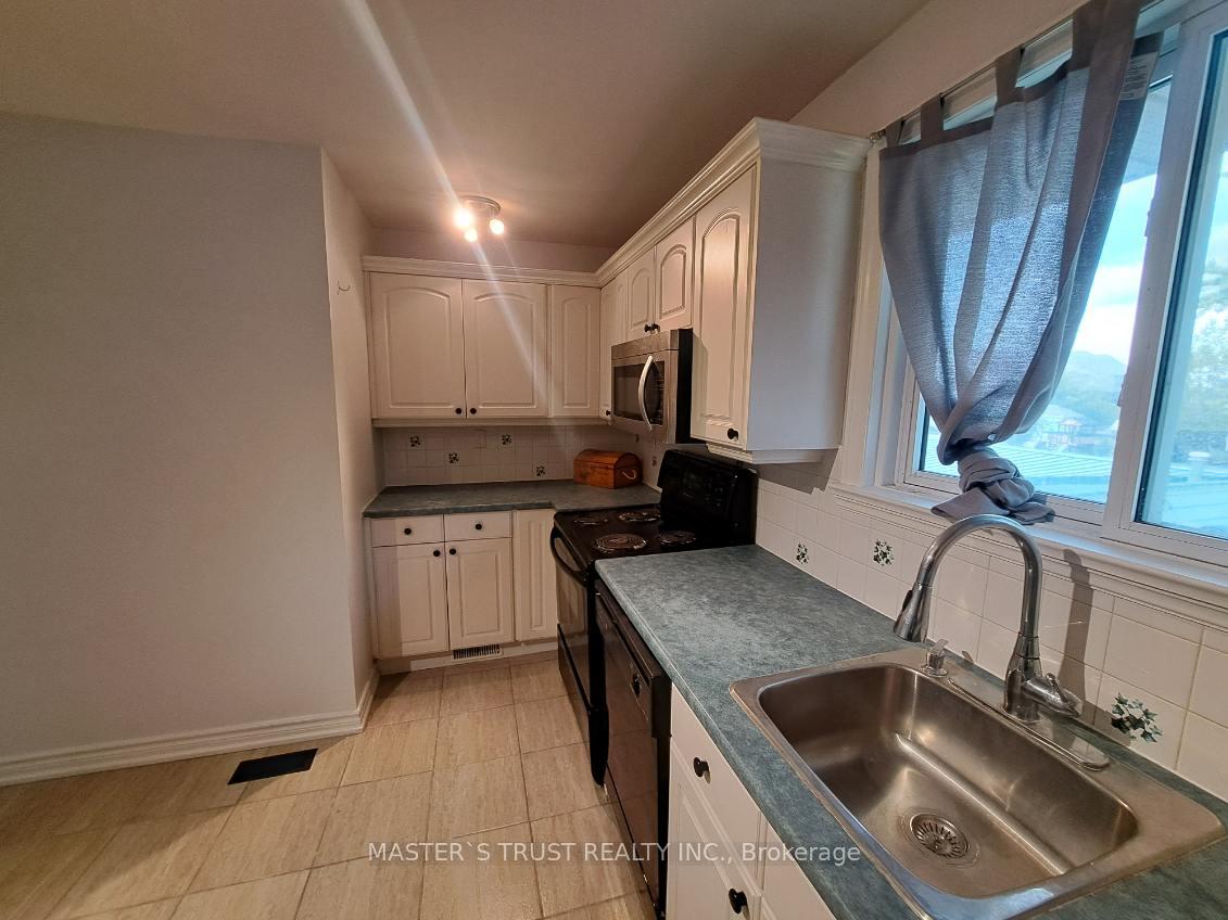 Photo 6 of Unit 1, 22 Brennan Avenue, Barrie, South Shore — HOMEH