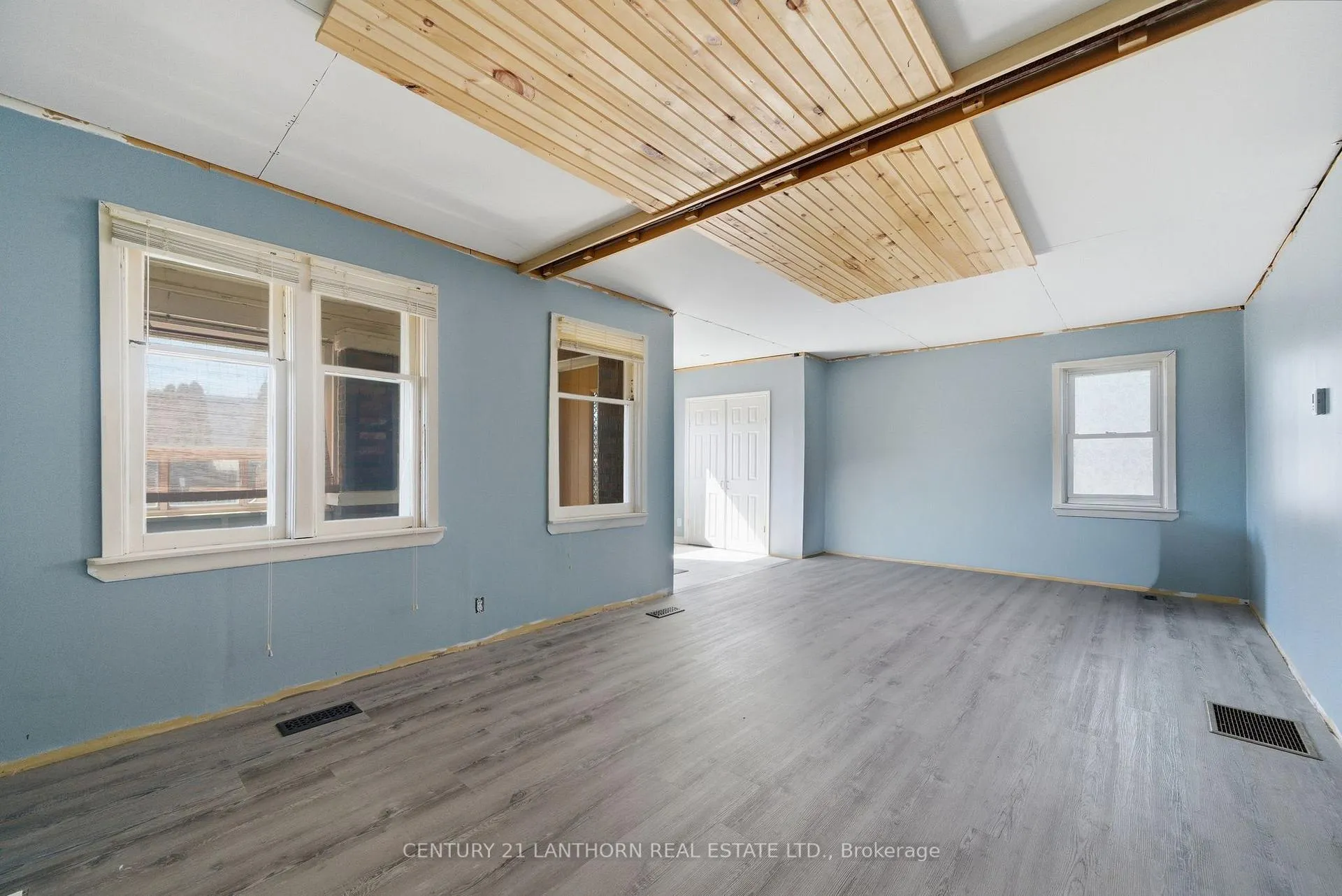 Photo 9 of 305 Drew Street, Oshawa, Central — HOMEH