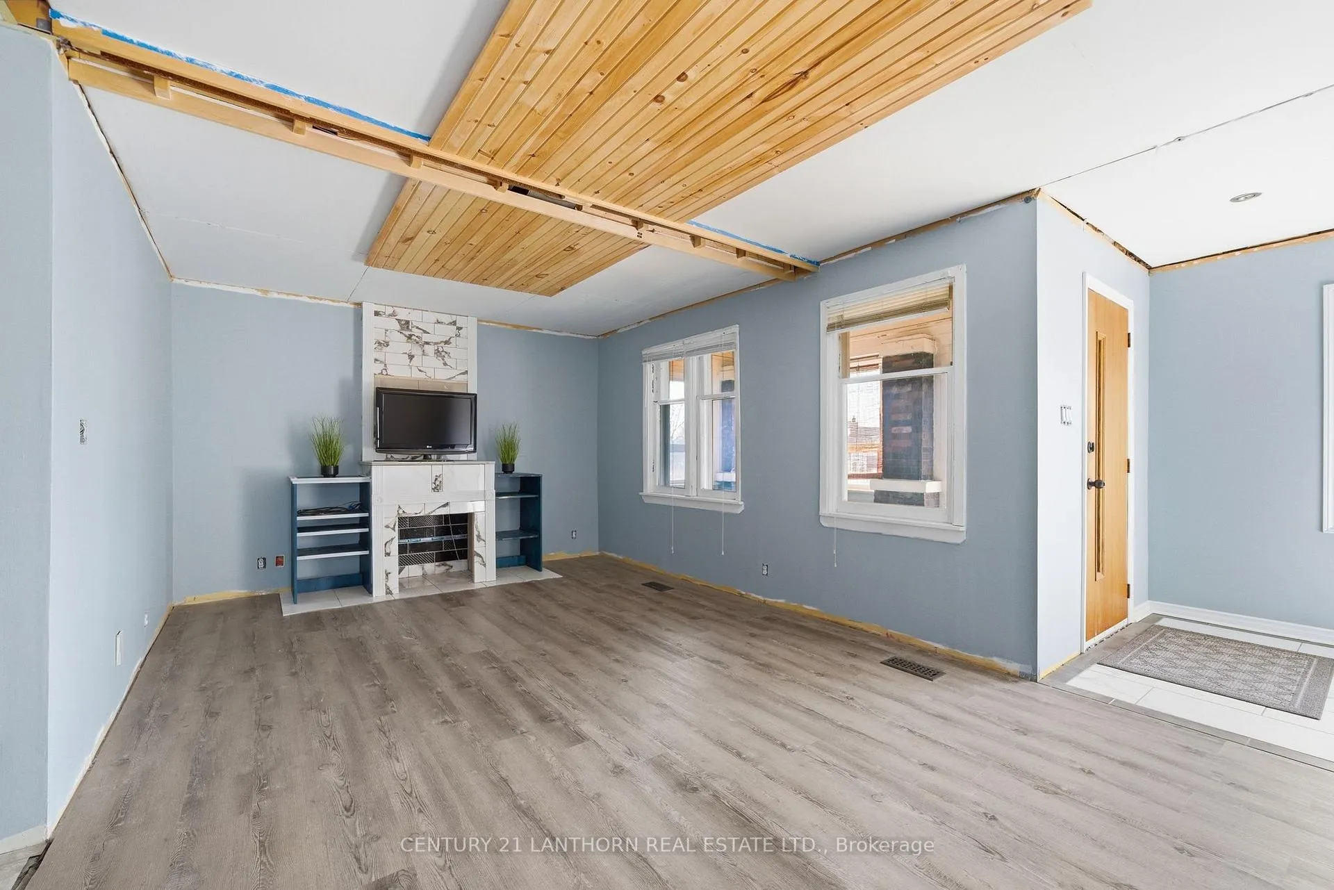 Photo 12 of 305 Drew Street, Oshawa, Central — HOMEH