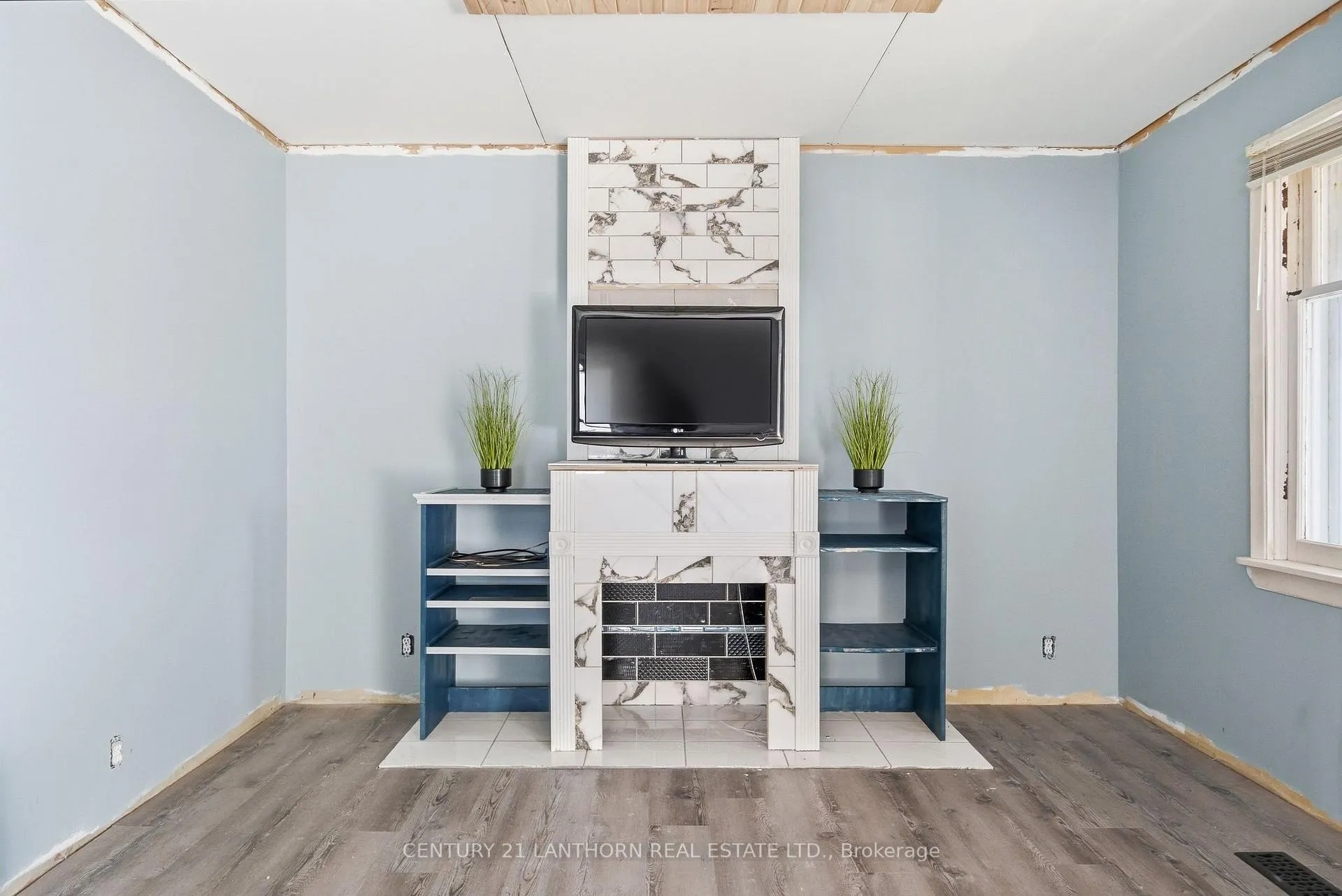 Photo 13 of 305 Drew Street, Oshawa, Central — HOMEH