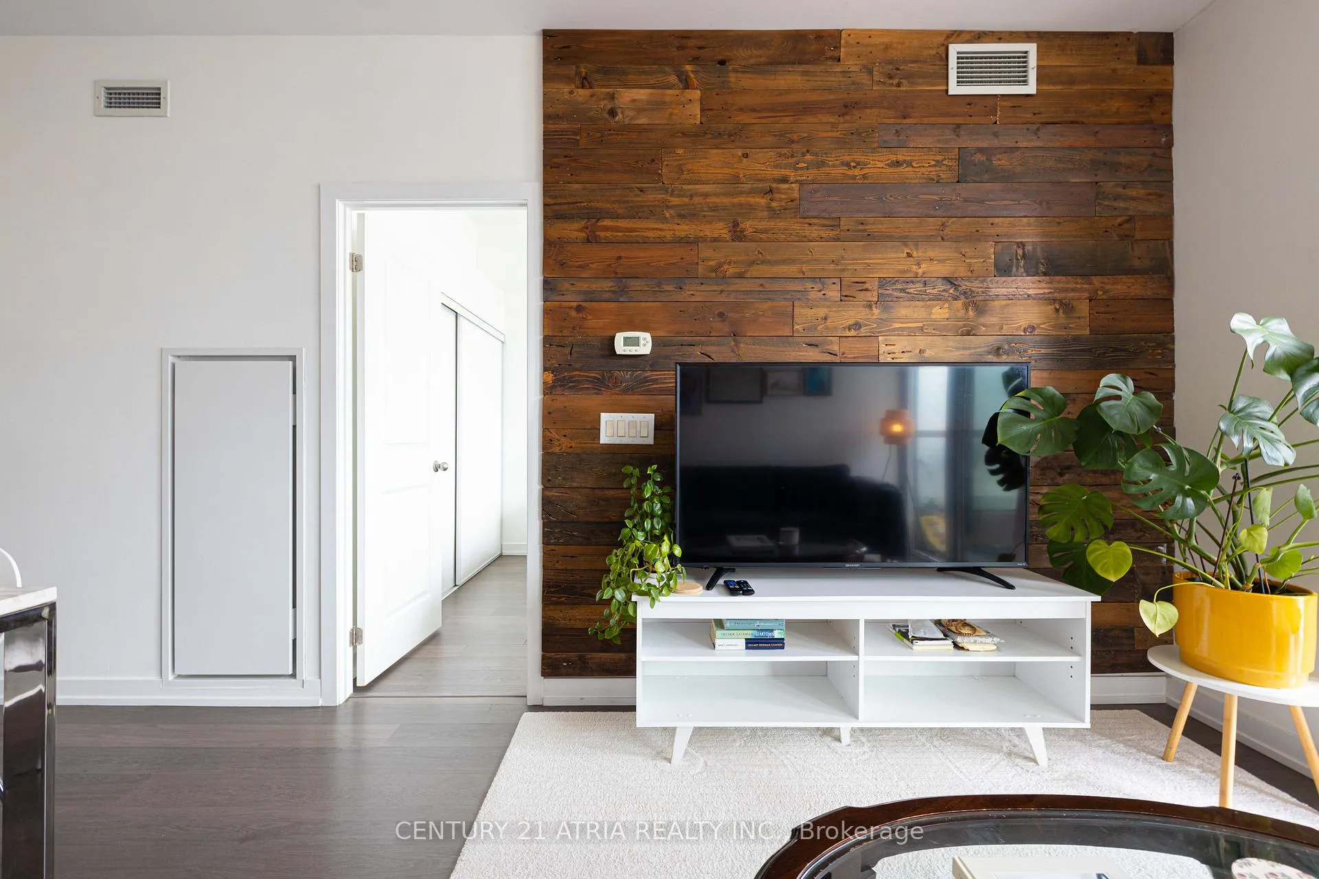 Photo 3 of Unit 1008, 105 George Street, Toronto, Moss Park — HOMEH