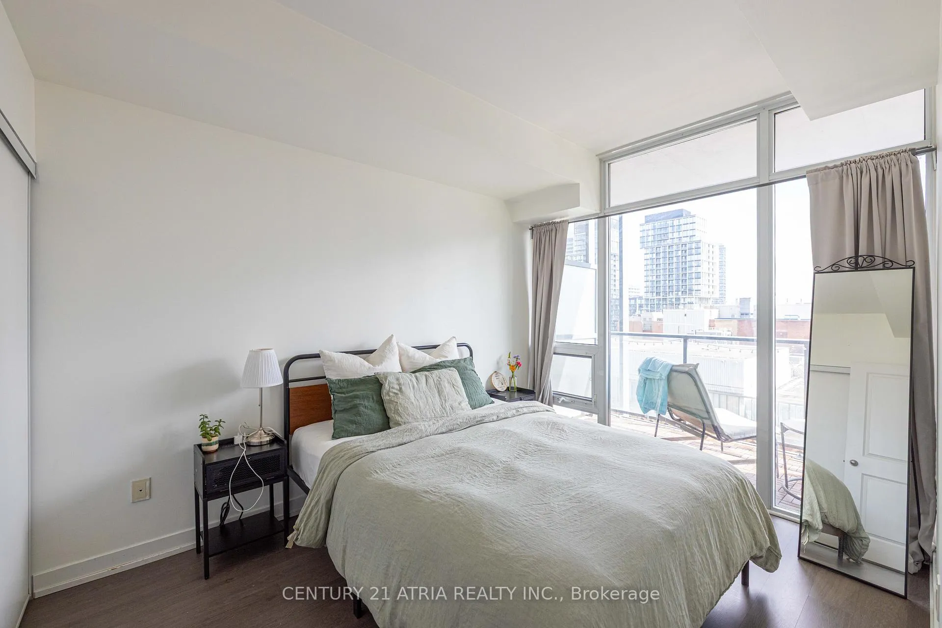 Photo 5 of Unit 1008, 105 George Street, Toronto, Moss Park — HOMEH