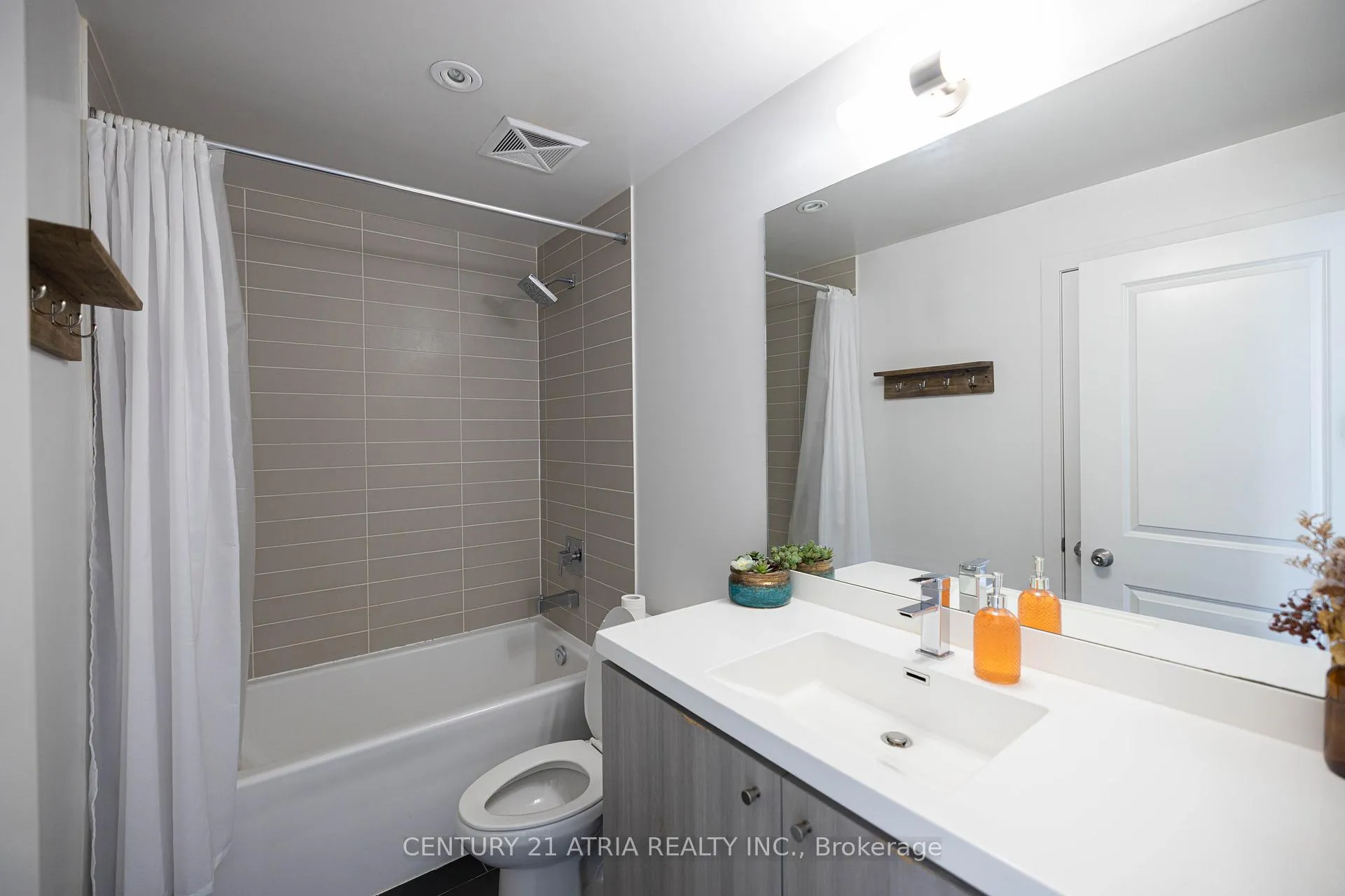 Photo 11 of Unit 1008, 105 George Street, Toronto, Moss Park — HOMEH