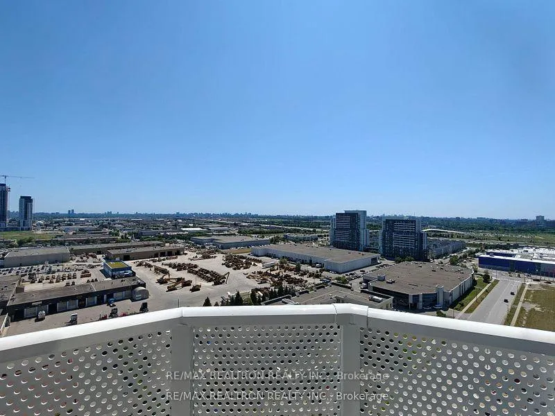 Photo 14 of Unit 2209, 28 Interchange Way, Vaughan, Vaughan Corporate Centre — HOMEH