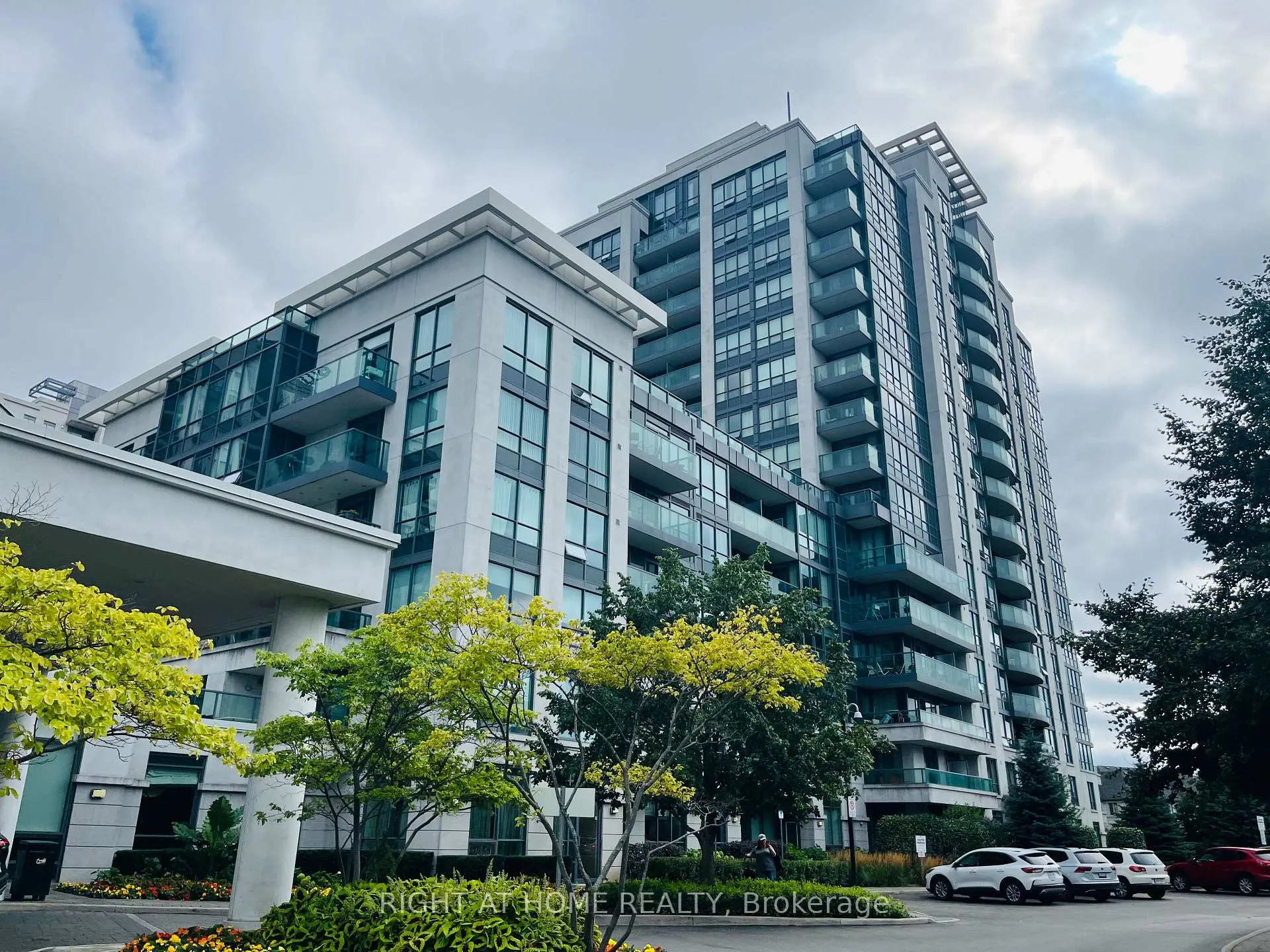 Photo 1 of Unit 508, 30 North Park Road, Vaughan, Beverley Glen — HOMEH