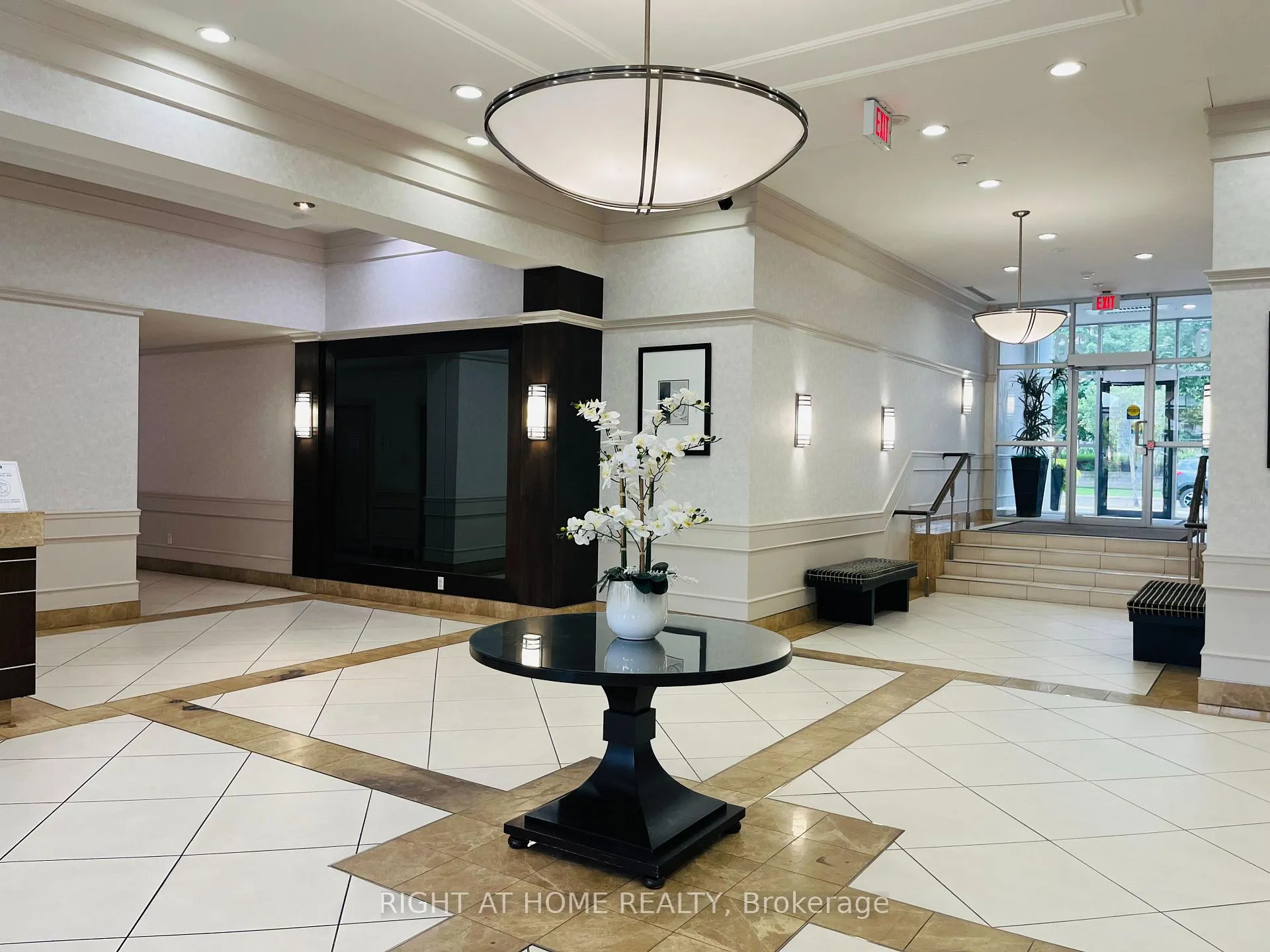 Photo 3 of Unit 508, 30 North Park Road, Vaughan, Beverley Glen — HOMEH